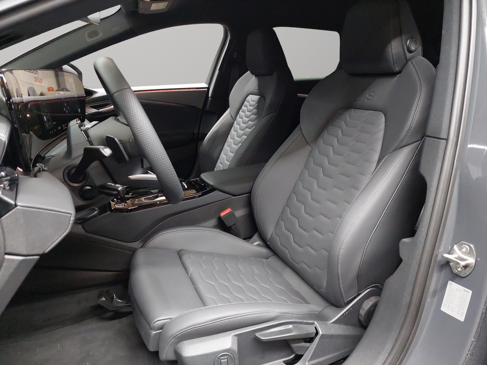 AUDI A6 Avant e-tron quattro-image-5