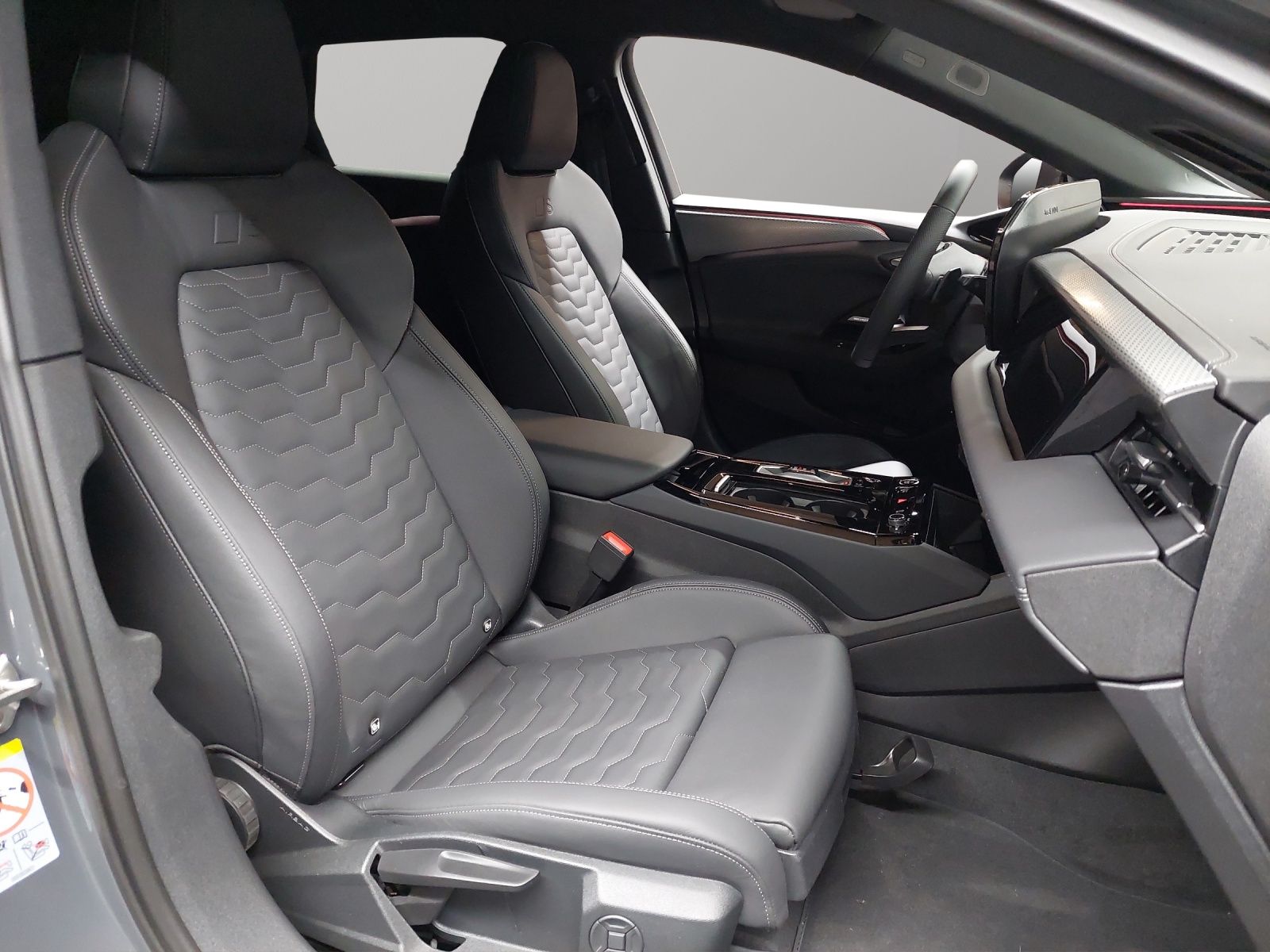 AUDI A6 Avant e-tron quattro-image-8