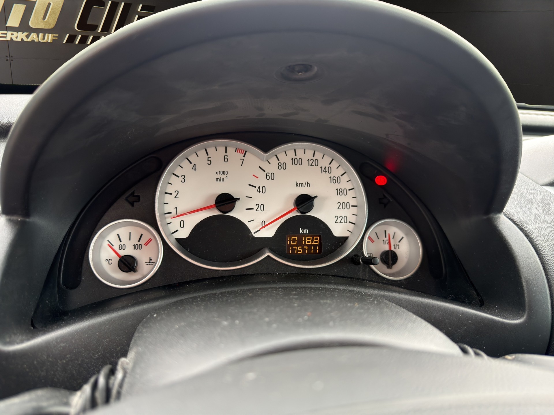 OPEL Corsa 1.8 16V GSi-image-11