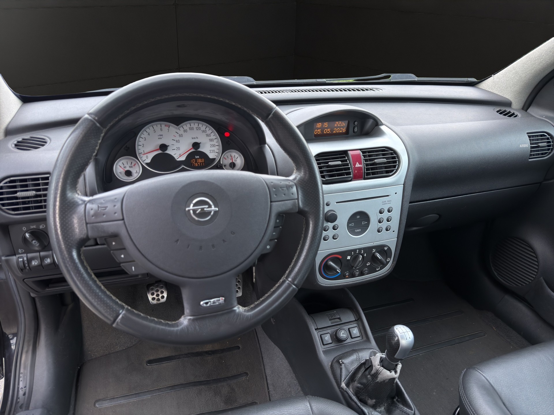 OPEL Corsa 1.8 16V GSi-image-10