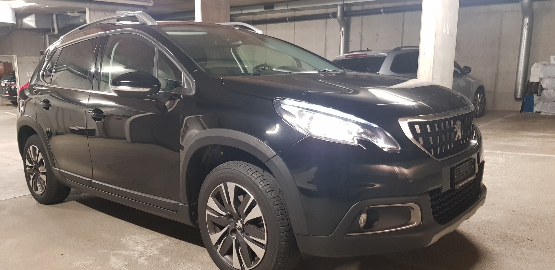 PEUGEOT 2008 1.2 PureTech Allure EAT6-image-1
