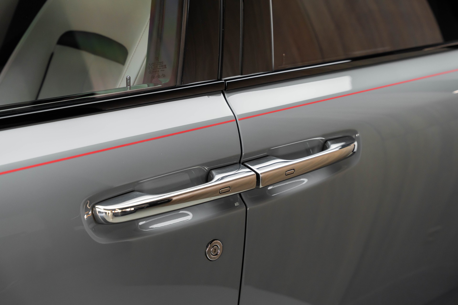 ROLLS-ROYCE Cullinan 6.7 V12 Black Badge-image-24