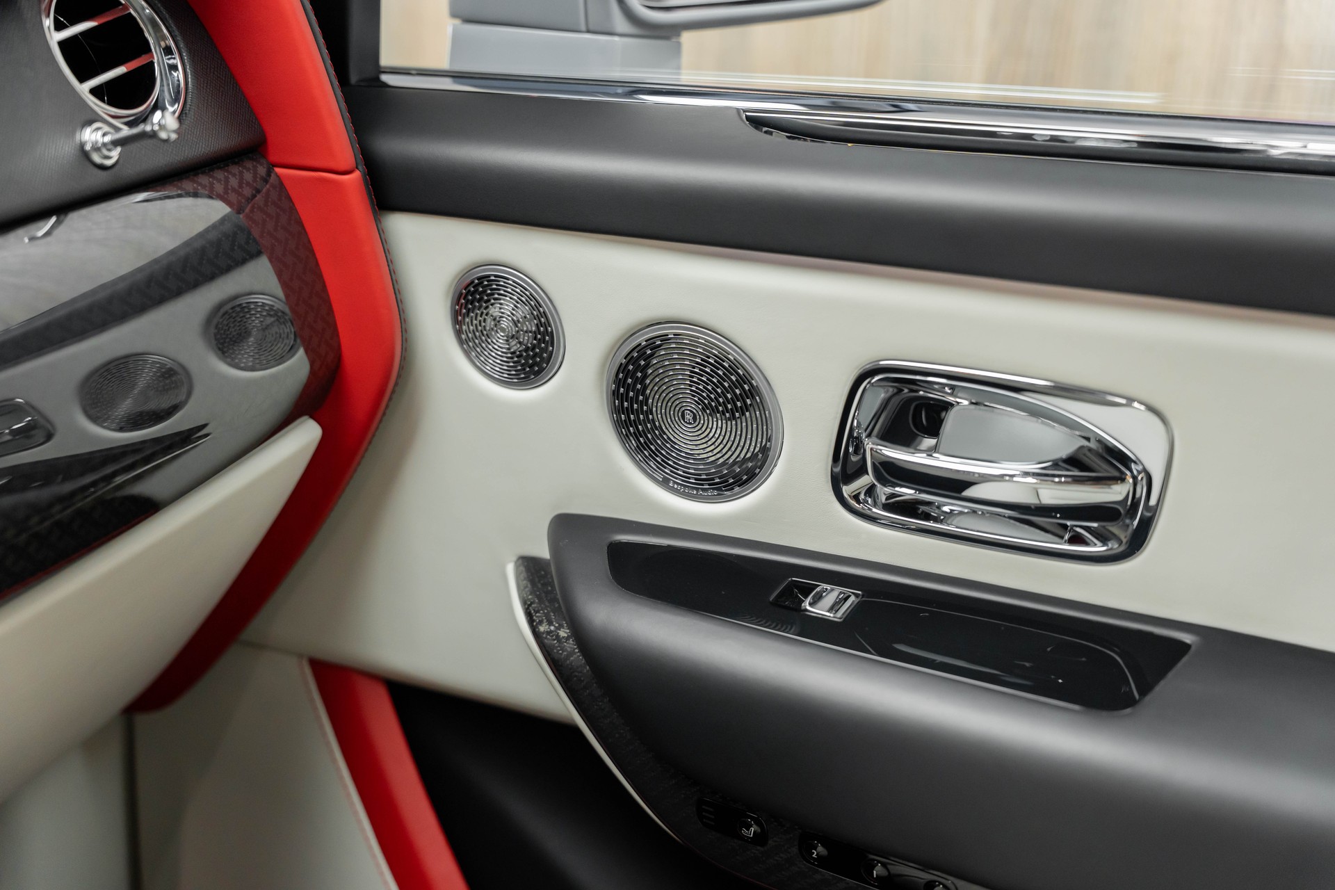ROLLS-ROYCE Cullinan 6.7 V12 Black Badge-image-17