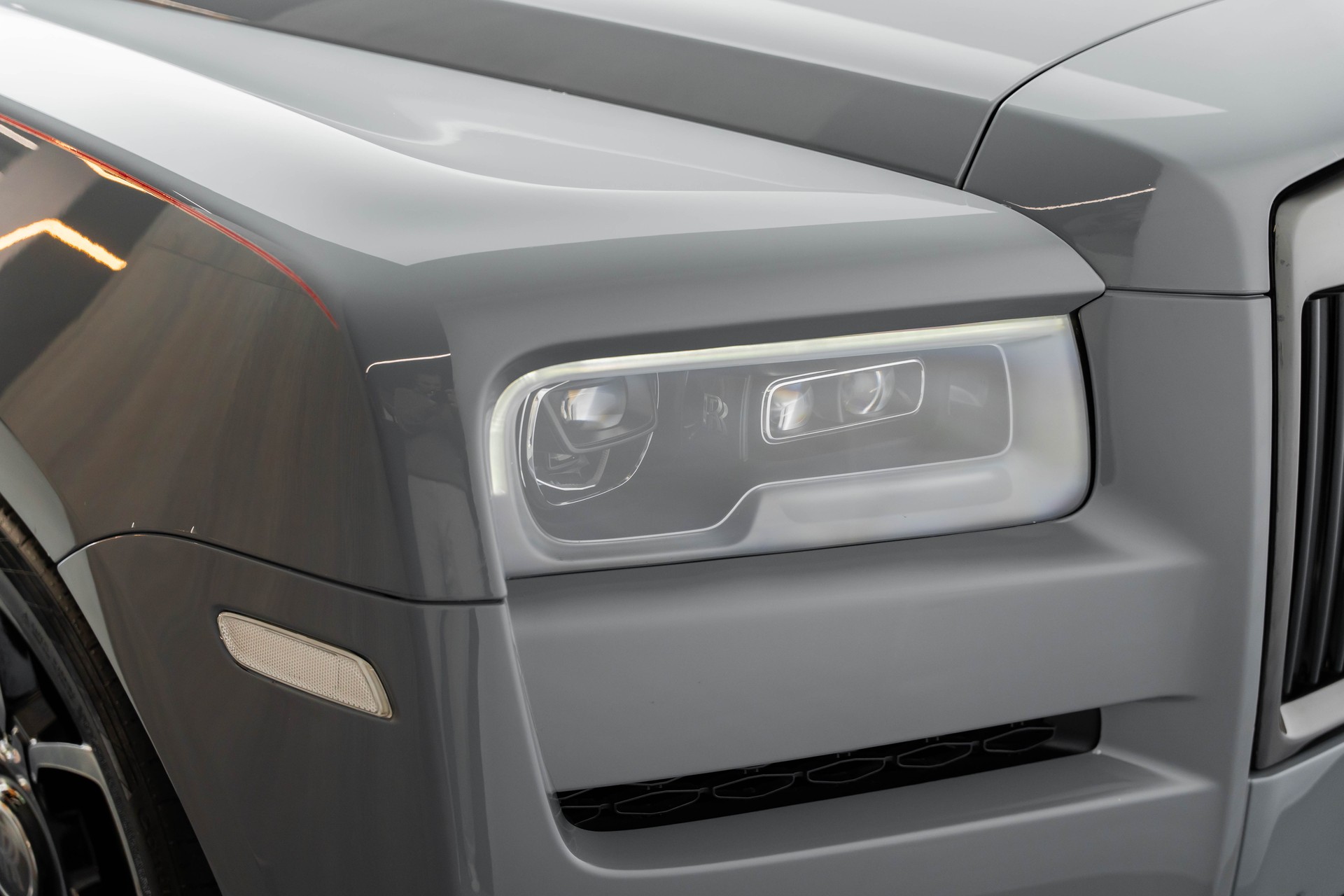 ROLLS-ROYCE Cullinan 6.7 V12 Black Badge-image-27