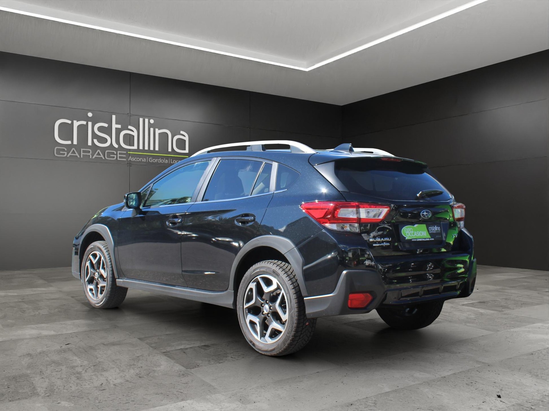 SUBARU XV 2.0i Luxury-showroom-element-2