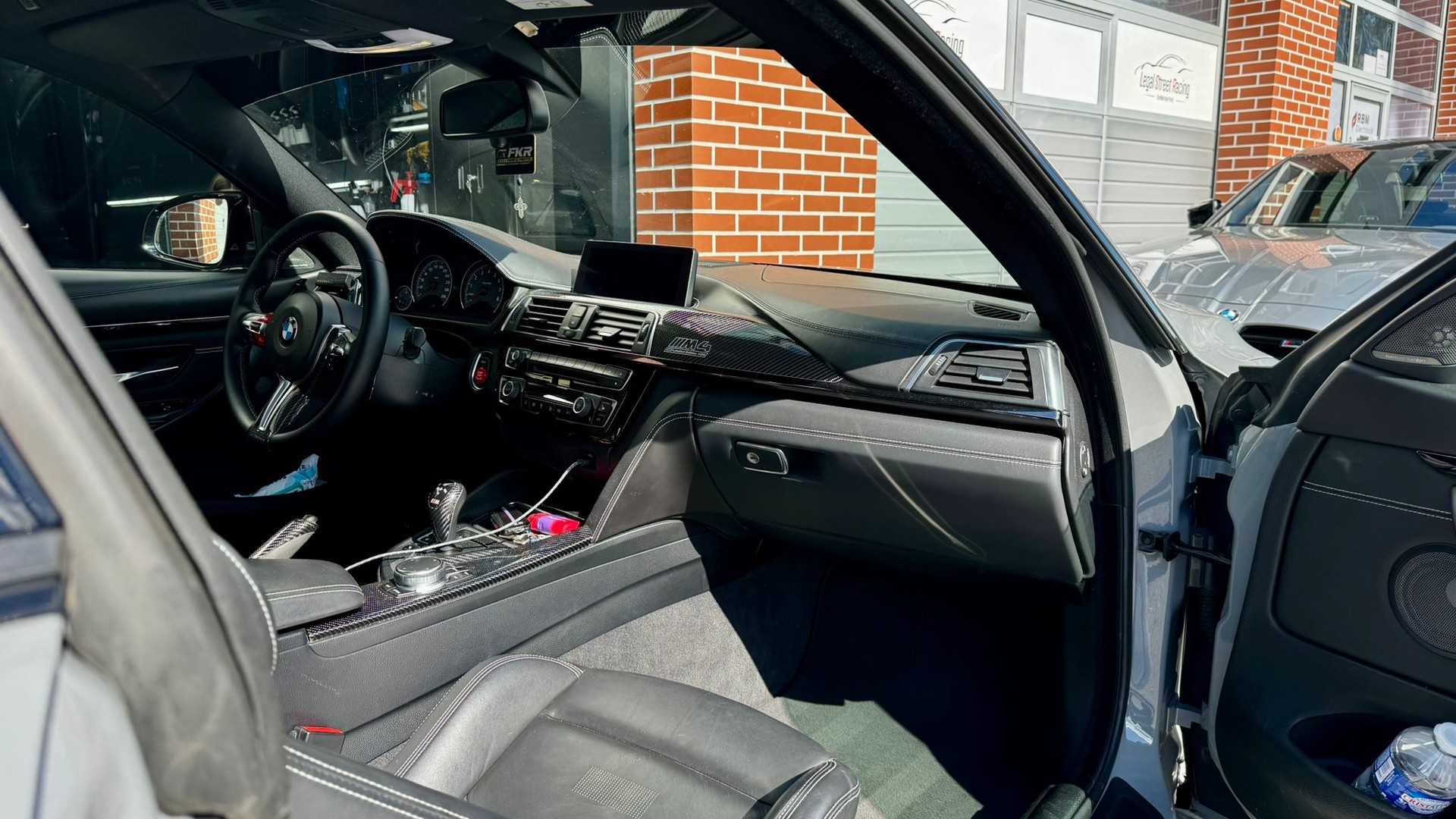BMW M4 Coupé Limited Edition 1/20 M-PERF DKG-image-24