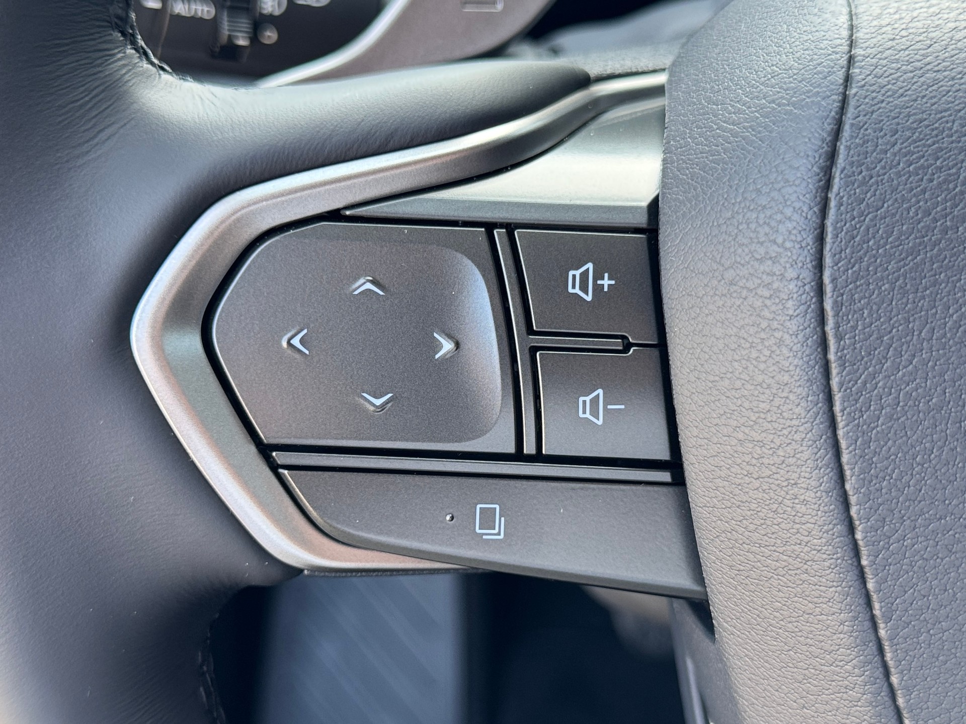 LEXUS NX 450h+ E-FOUR Comfort-image-18