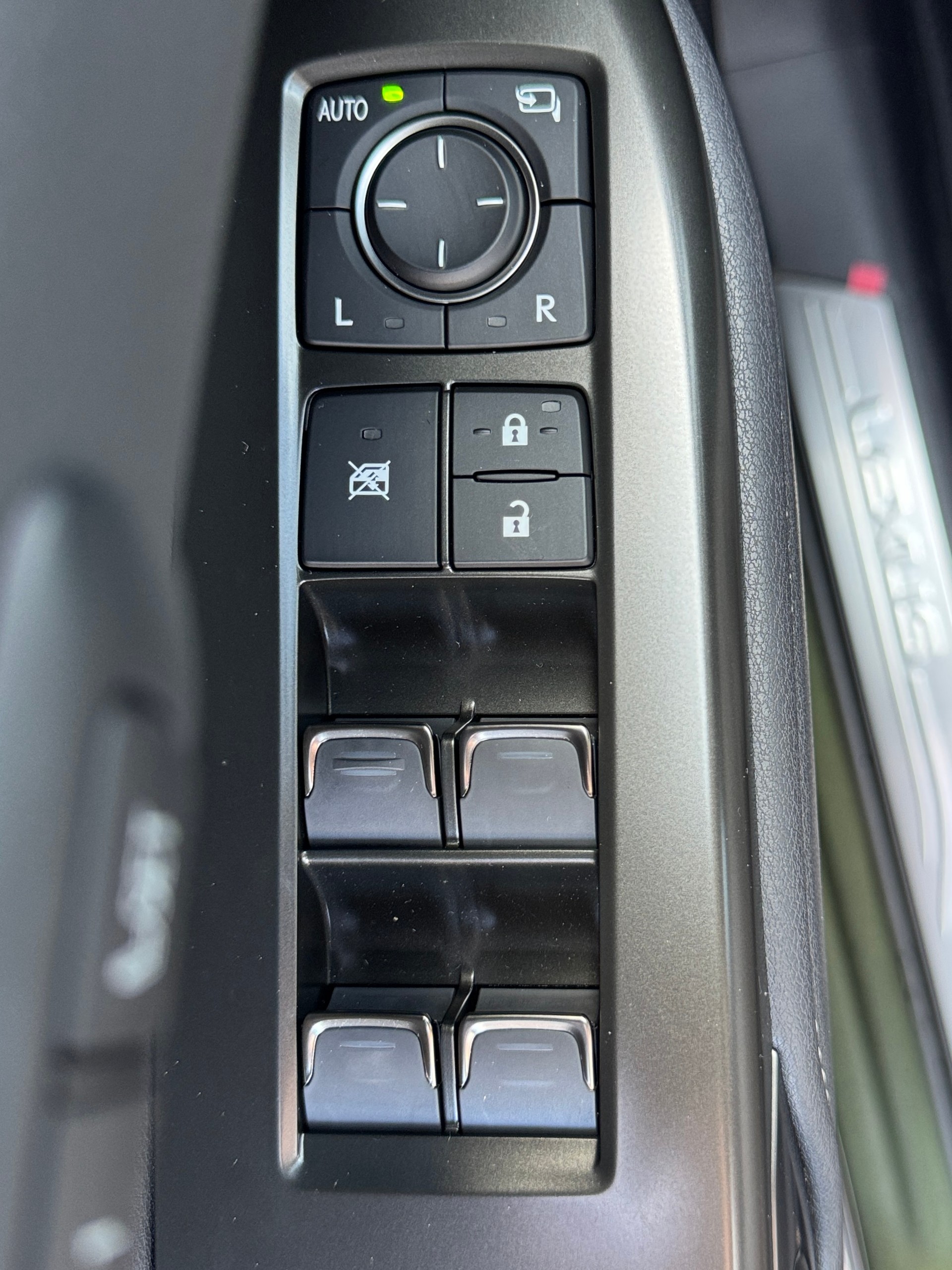 LEXUS NX 450h+ E-FOUR Comfort-image-19