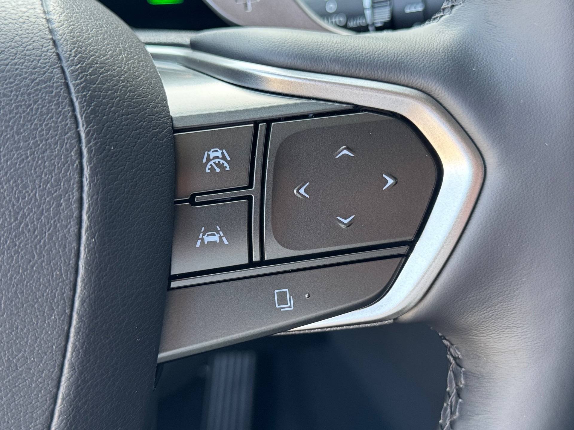 LEXUS NX 450h+ E-FOUR Comfort-image-17