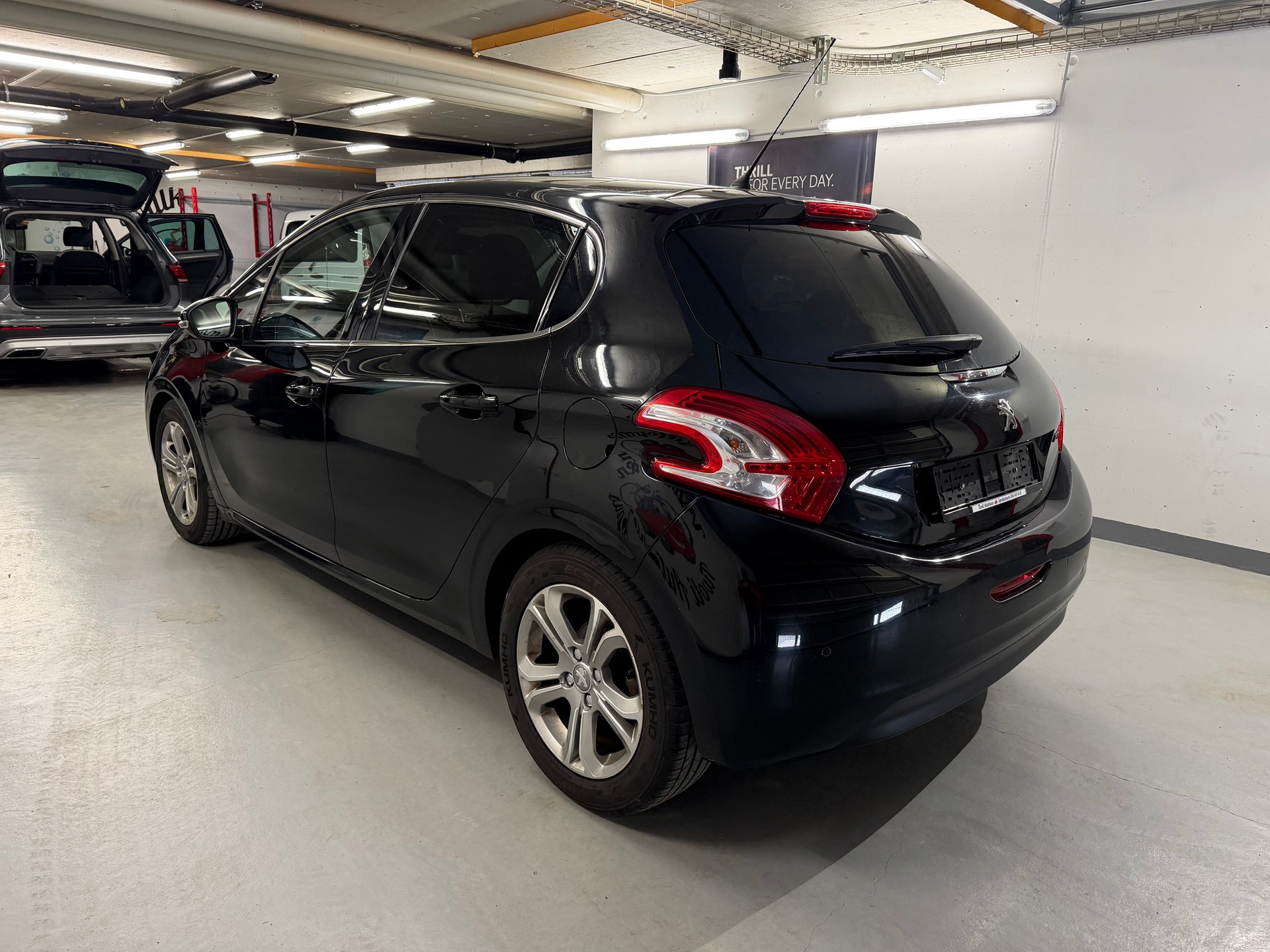 PEUGEOT 208 1.6 VTI Allure-image-5
