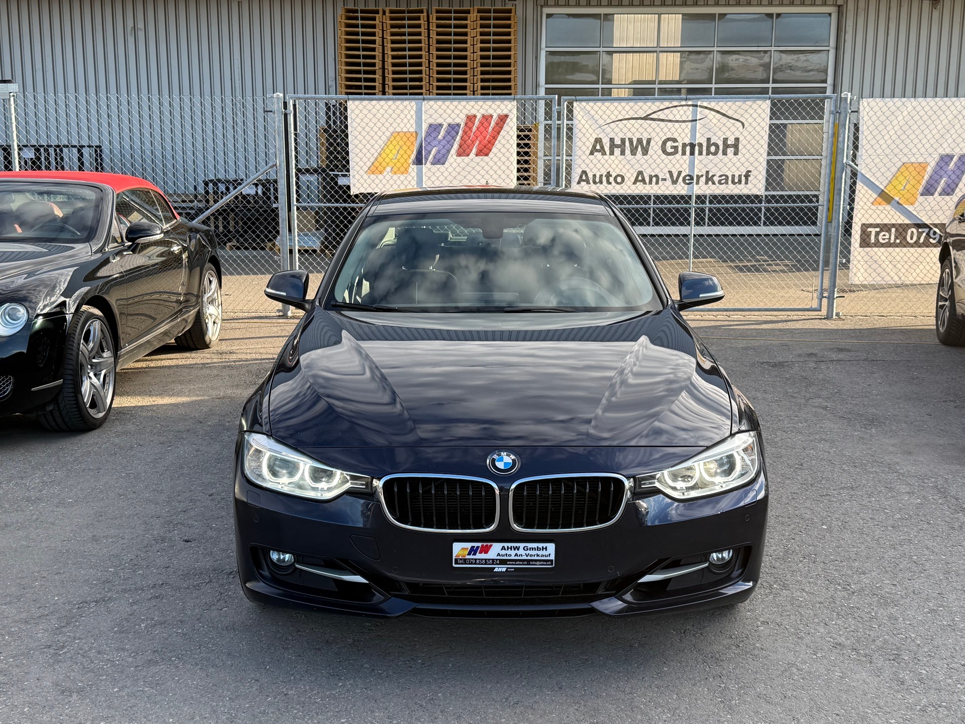 BMW 328i Sport Line Steptronic / Frisch ab MFK / Servicegepflegt bei BMW / Rückfahrkamera / Heckrollo / 8-fach bereift-image-1