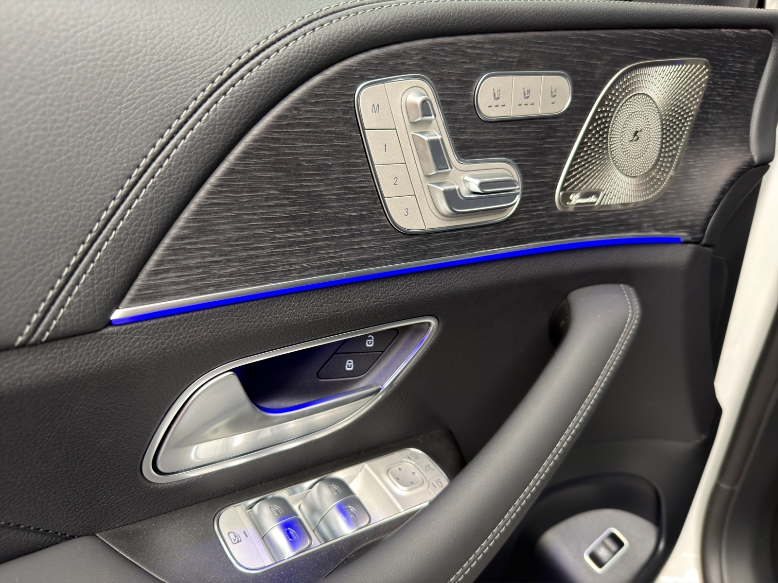 MERCEDES-BENZ GLE 350 de 4MATIC with EQ Hybrid Technology-image-11