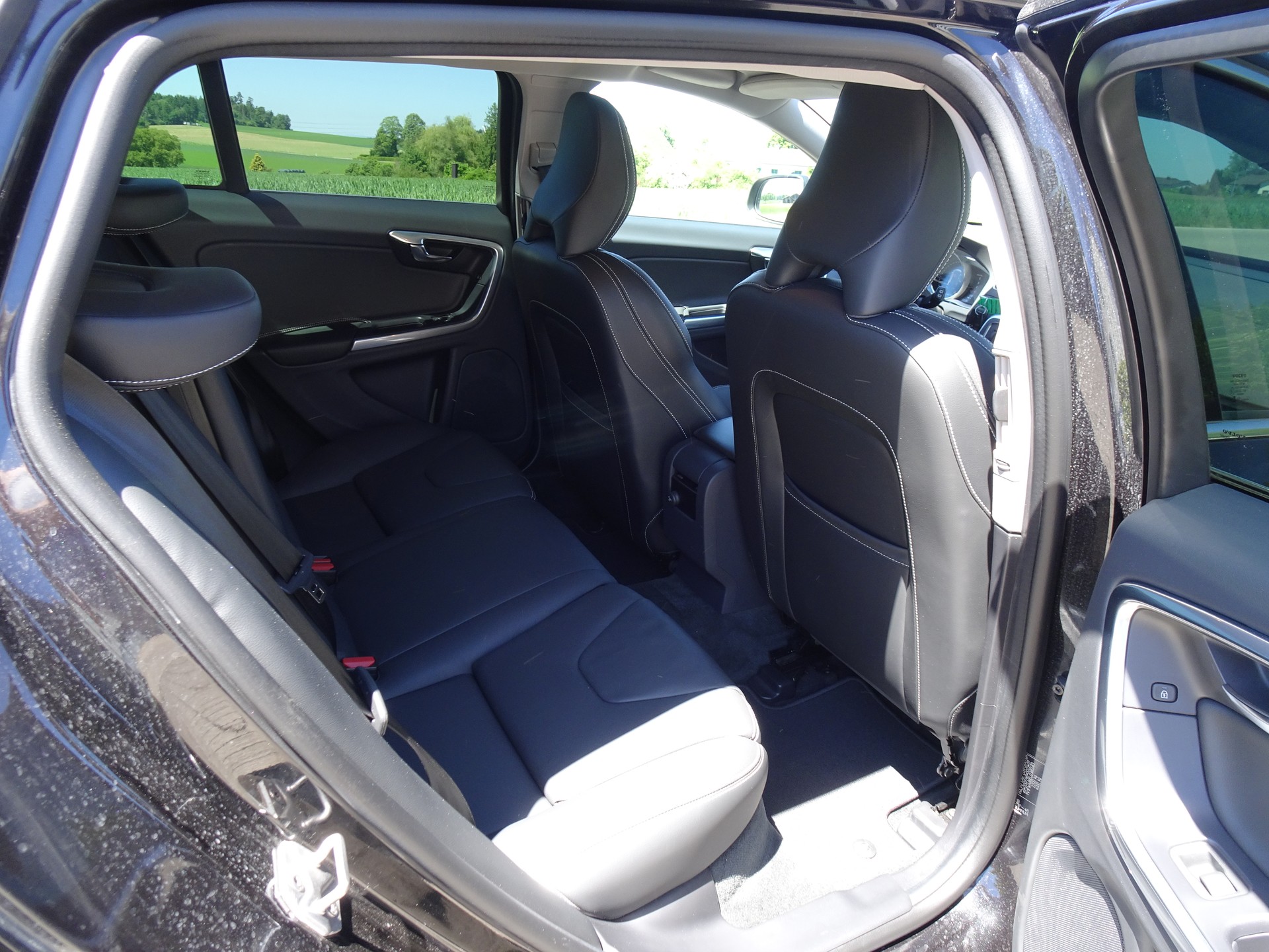 VOLVO V60 D4 Summum Geartronic-image-8