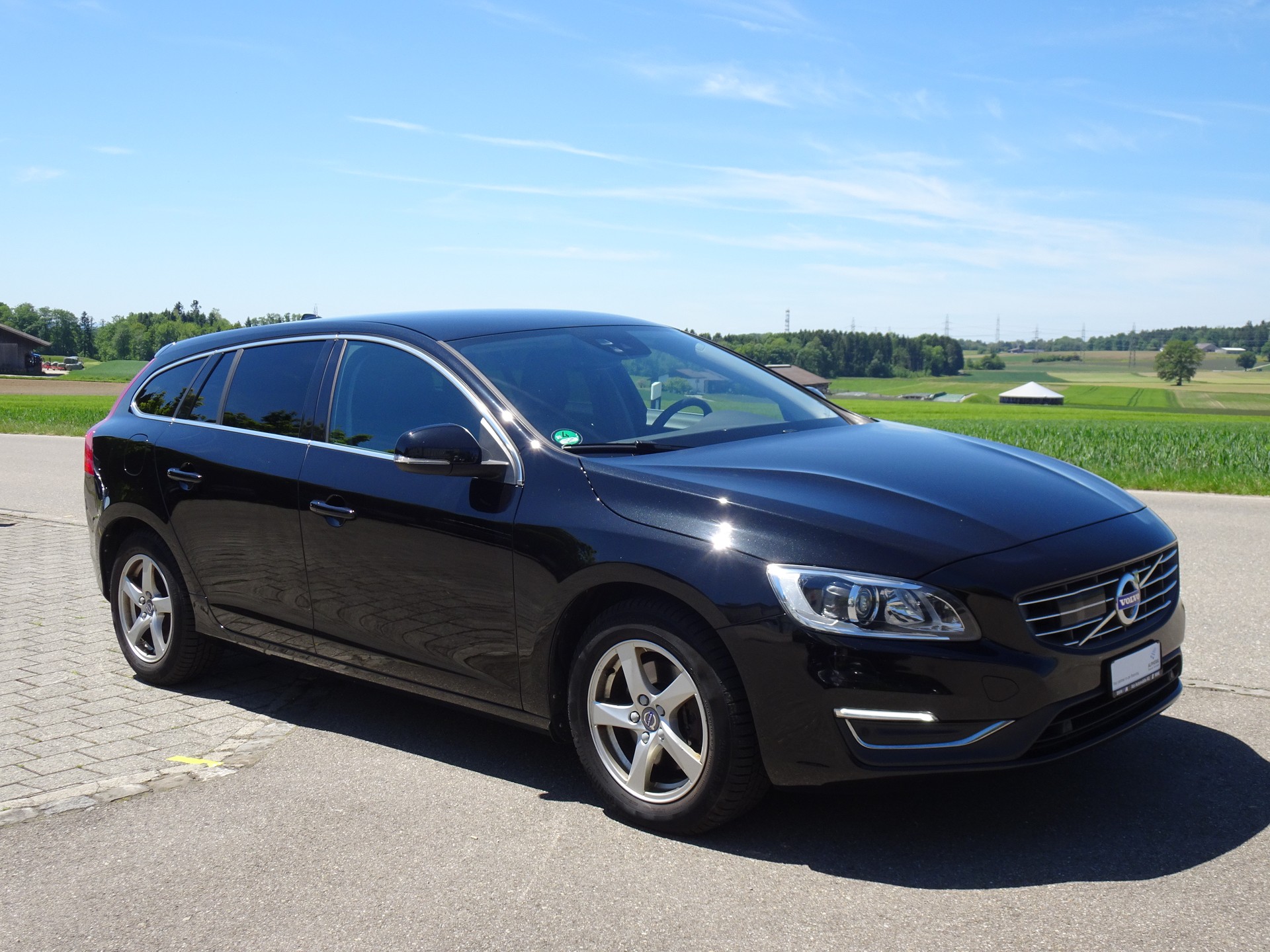 VOLVO V60 D4 Summum Geartronic-image-5