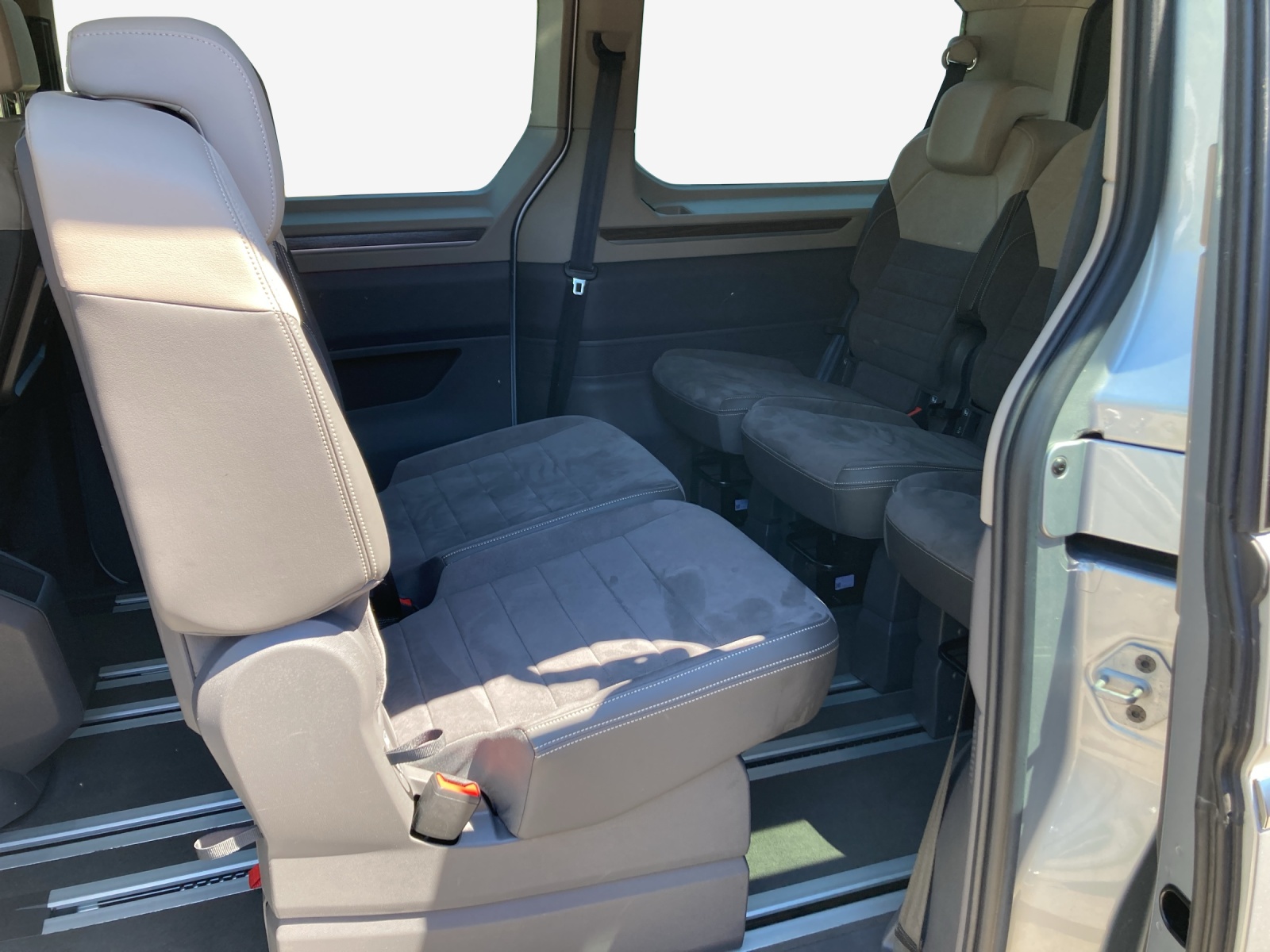 VW Multivan 2.0 TDI Style DSG Lang-image-11
