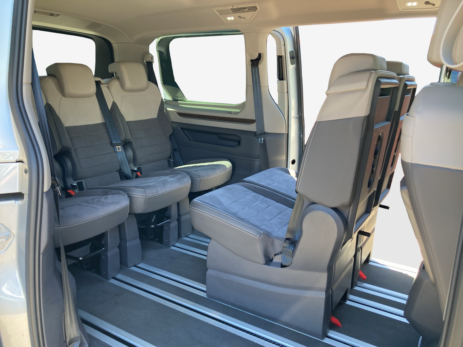 VW Multivan 2.0 TDI Style DSG Lang-image-13