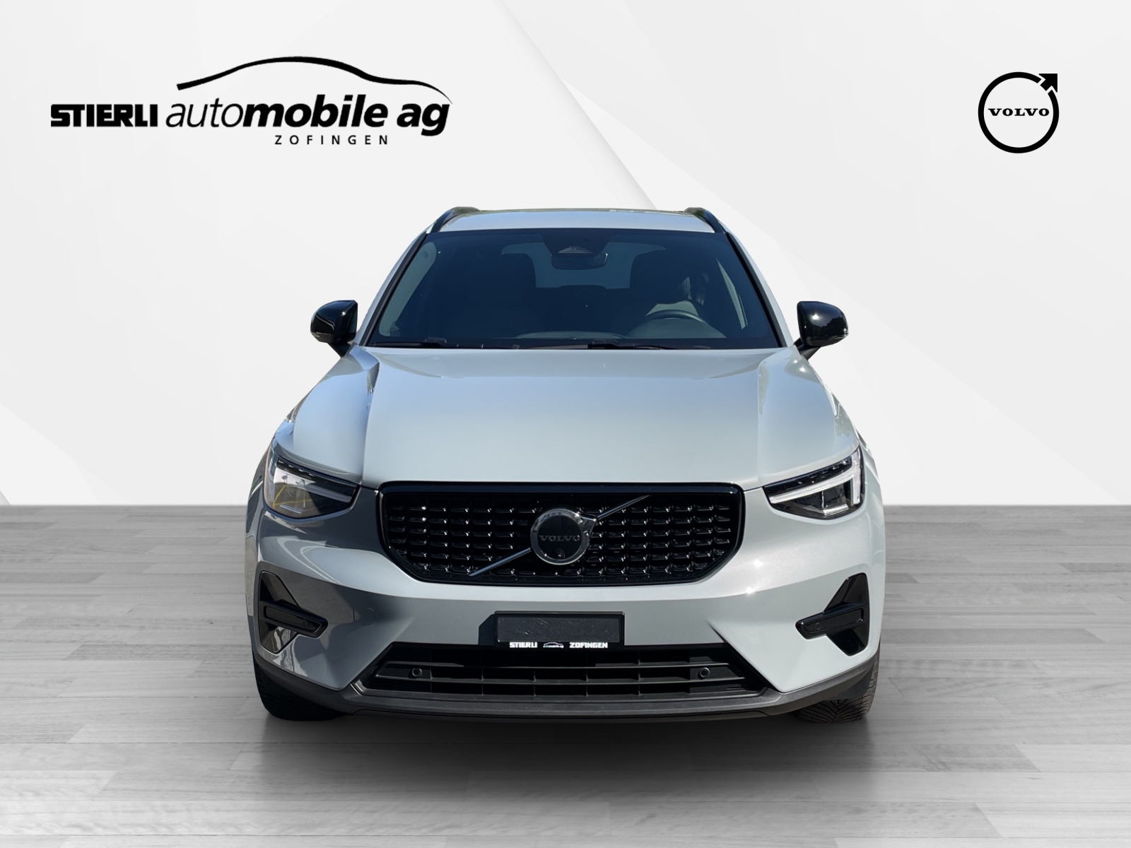 VOLVO XC40 2.0 B4 MH Plus Dark-image-1