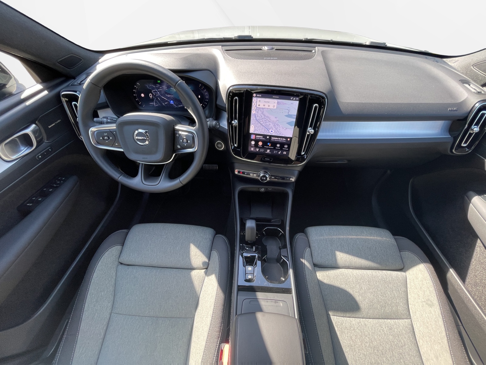 VOLVO XC40 2.0 B4 MH Plus Dark-image-10