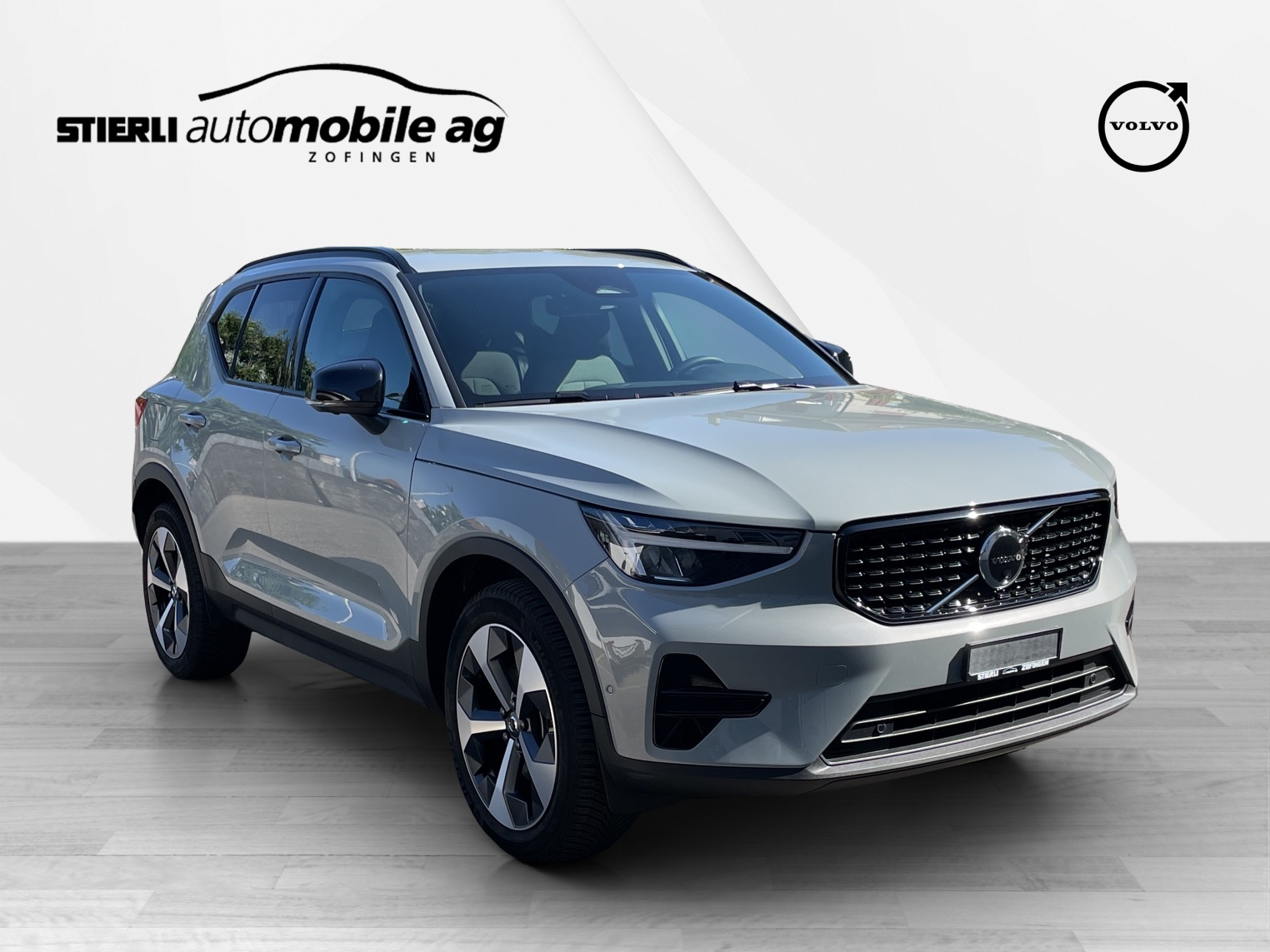 VOLVO XC40 2.0 B4 MH Plus Dark-image-2