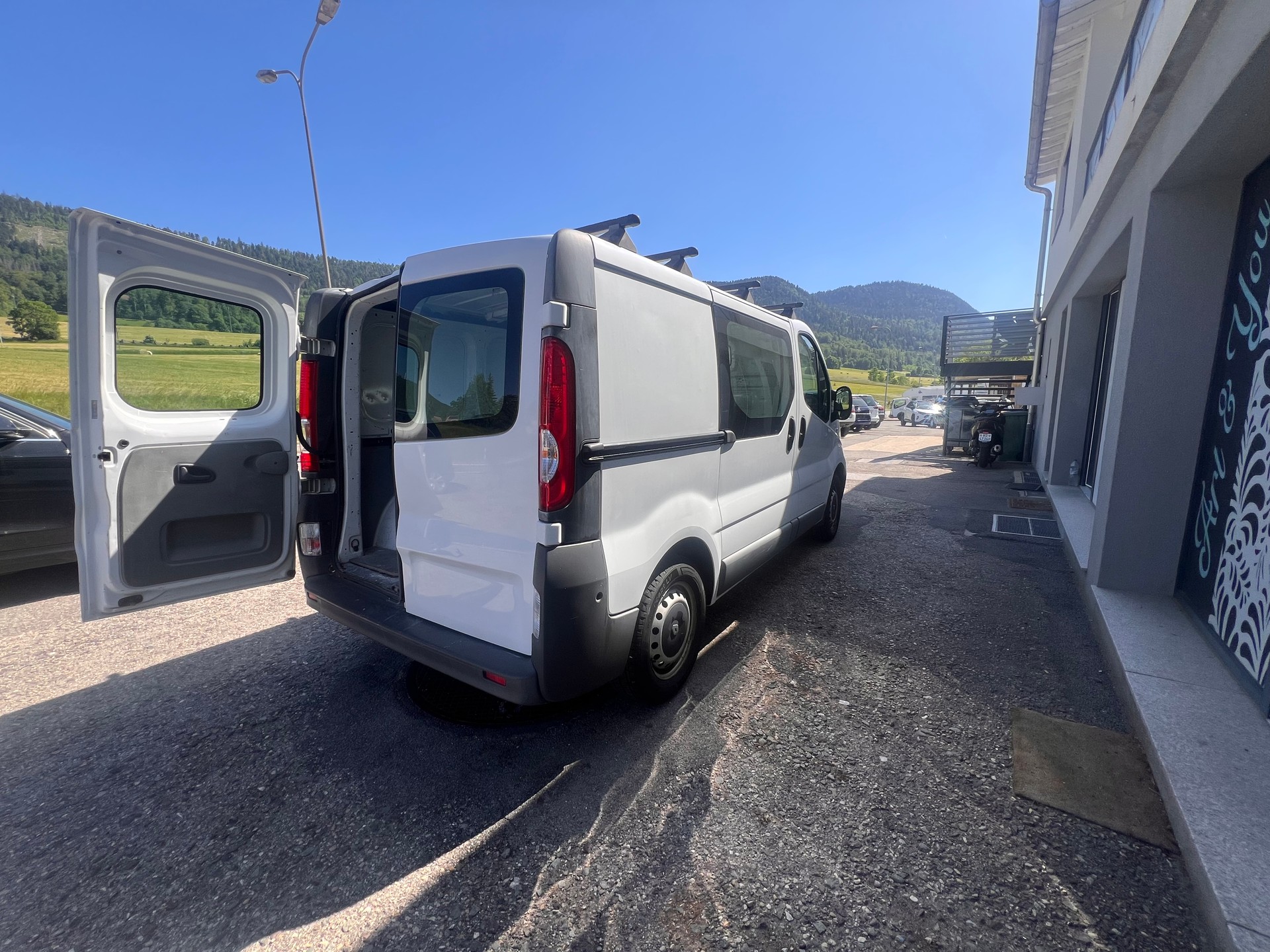 RENAULT Trafic 2.0 dCi 90 2.7t L1H1-image-13