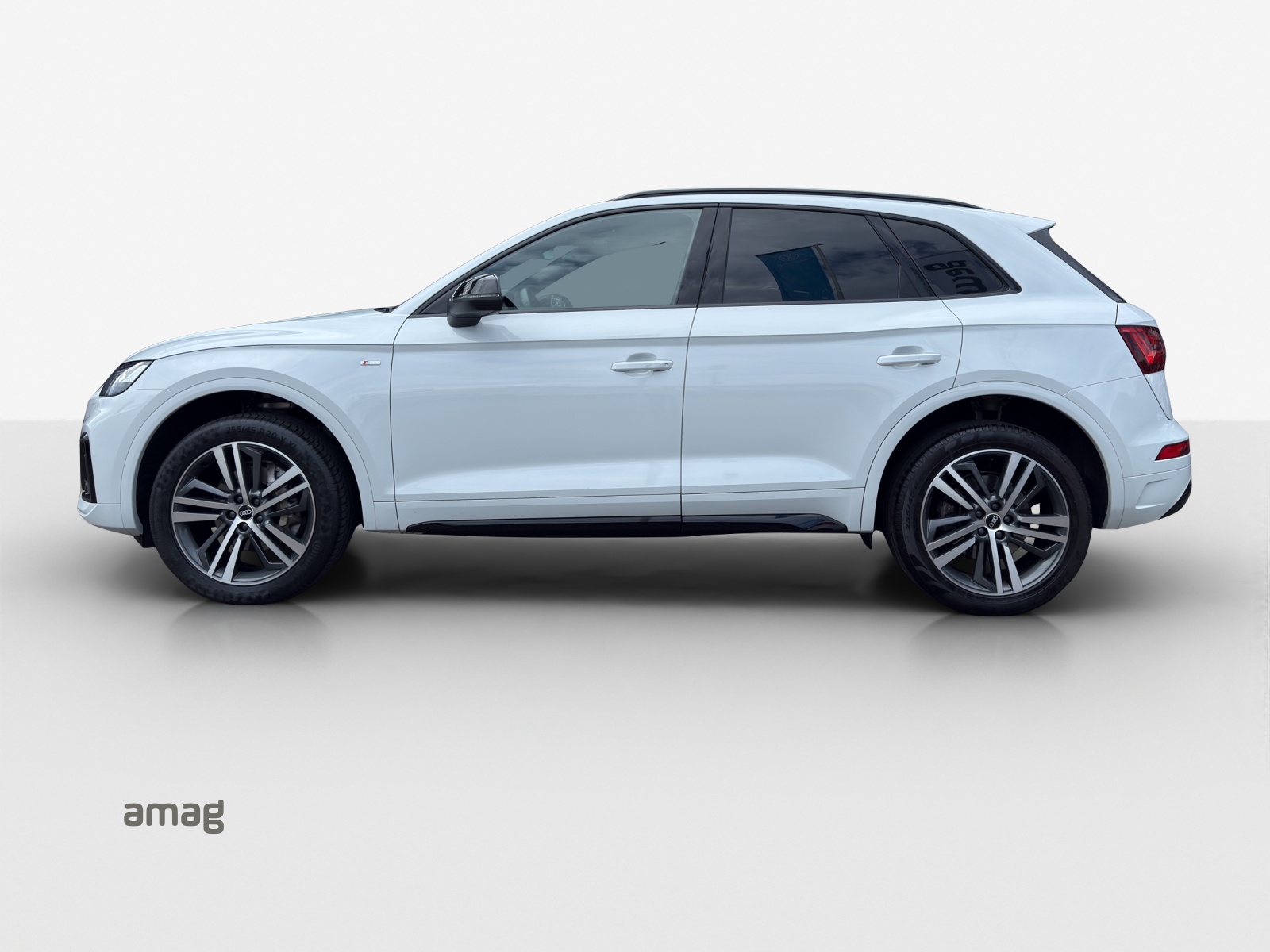 AUDI Q5 40 TDI Black Edition quattro S-tronic-image-1