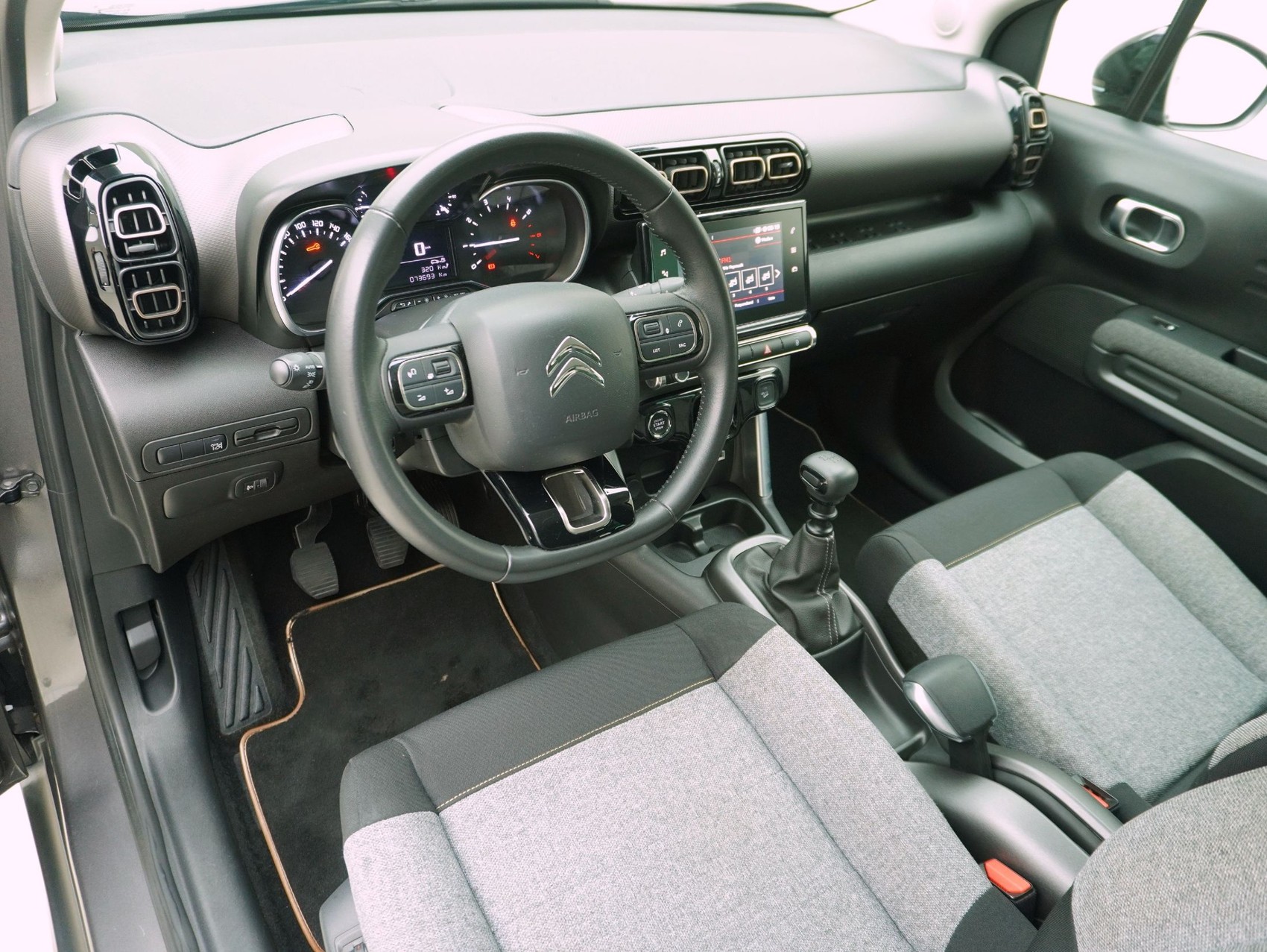 CITROEN C3 Aircross 1.2 PureTech Origins-image-8