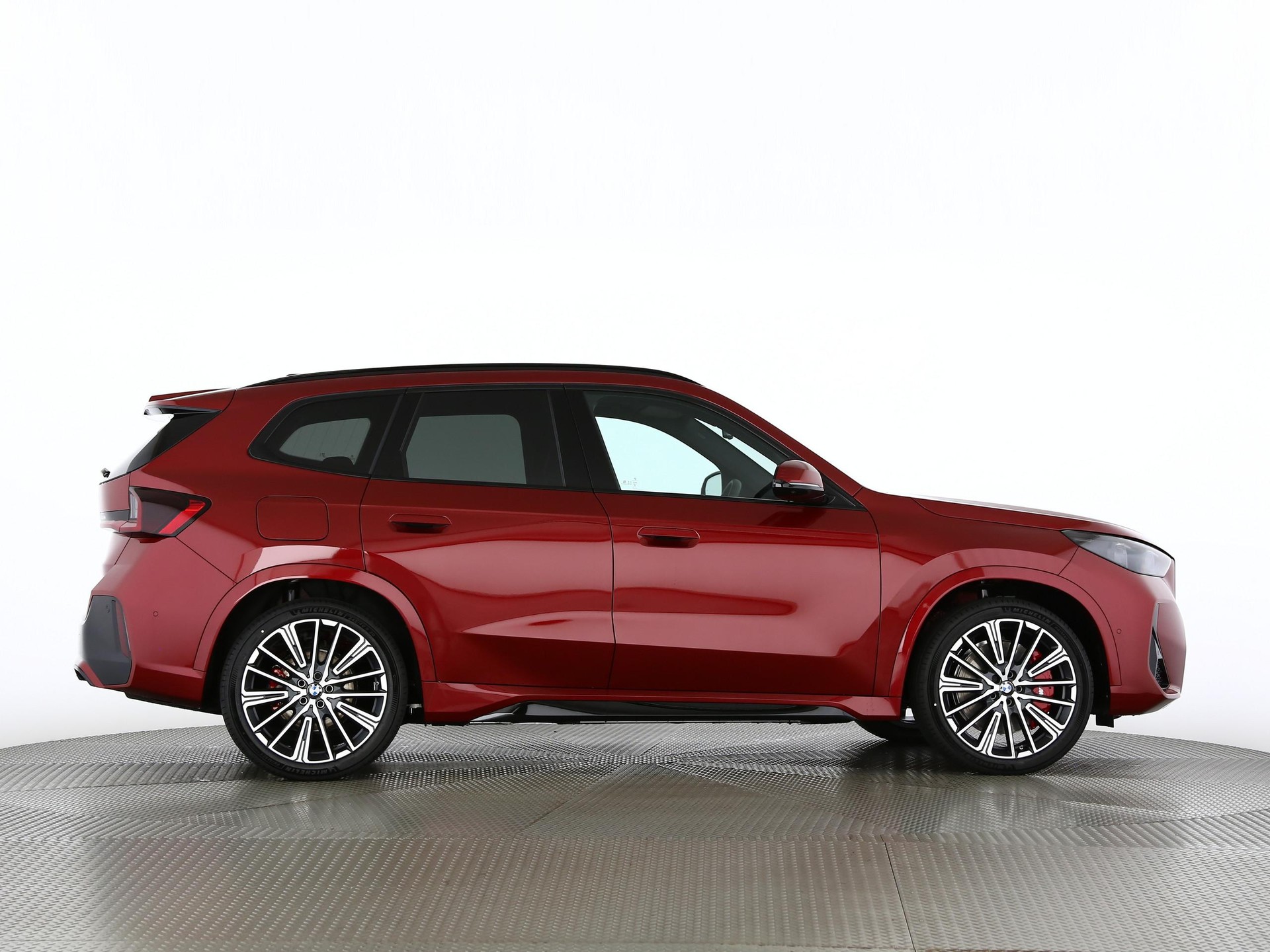 BMW iX1 30 xDrive-image-22