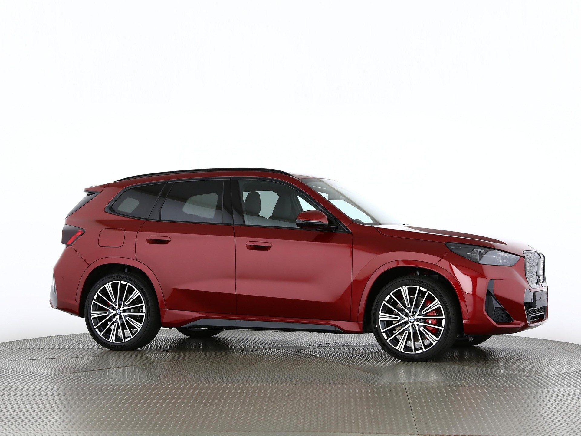 BMW iX1 30 xDrive-image-24