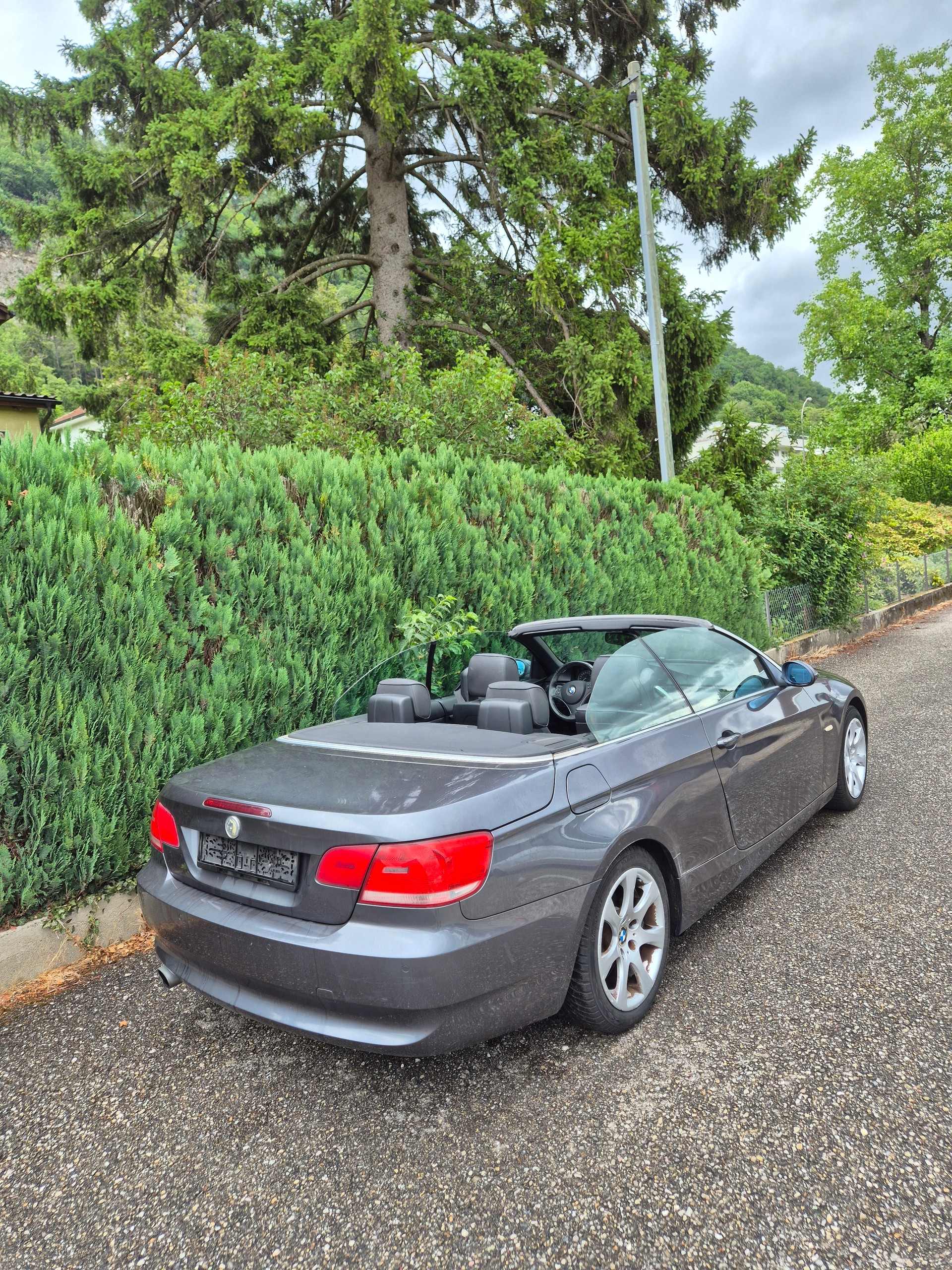 BMW 320i Cabriolet-image-4