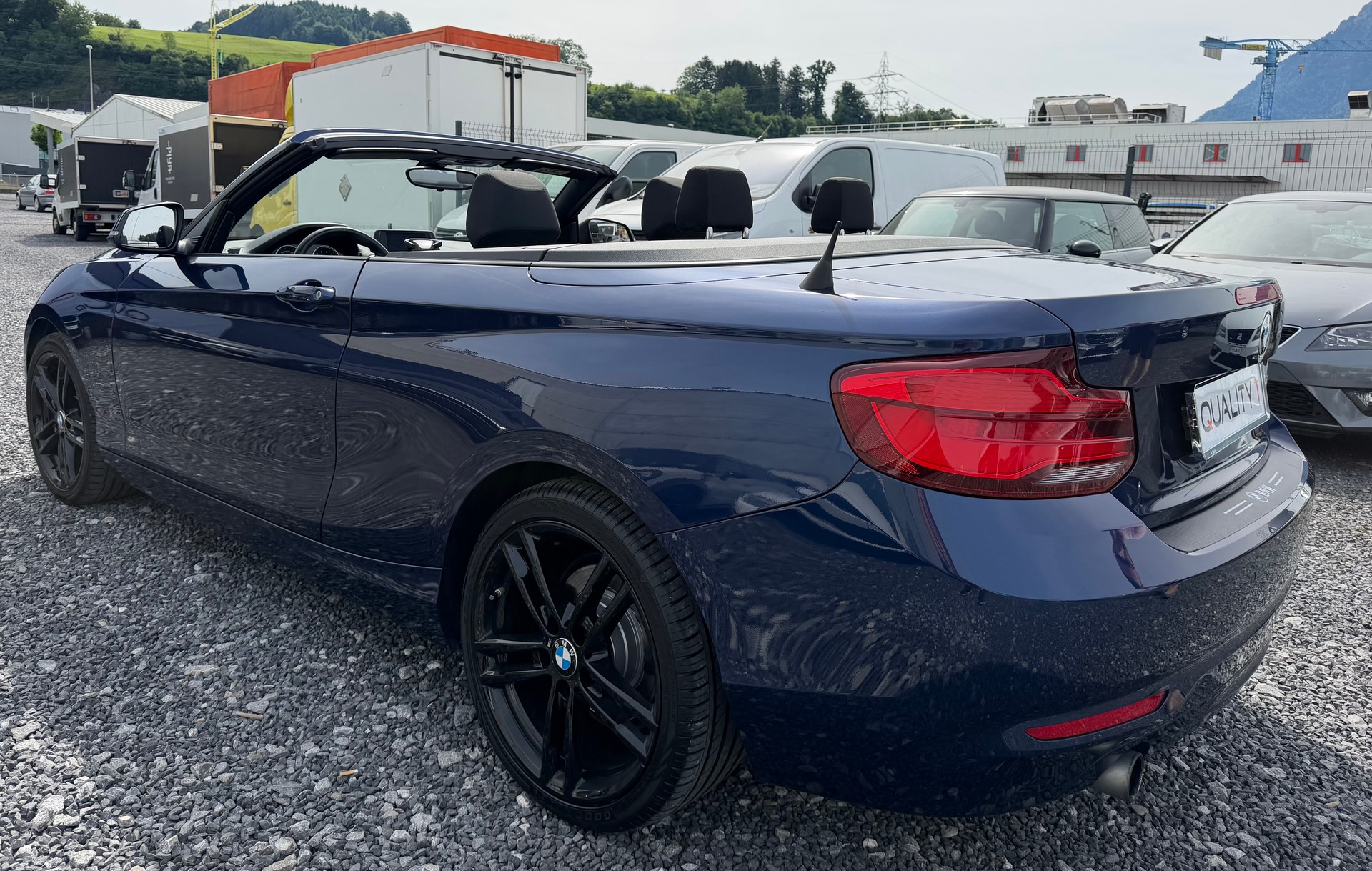 BMW 218i Steptronic-image-5