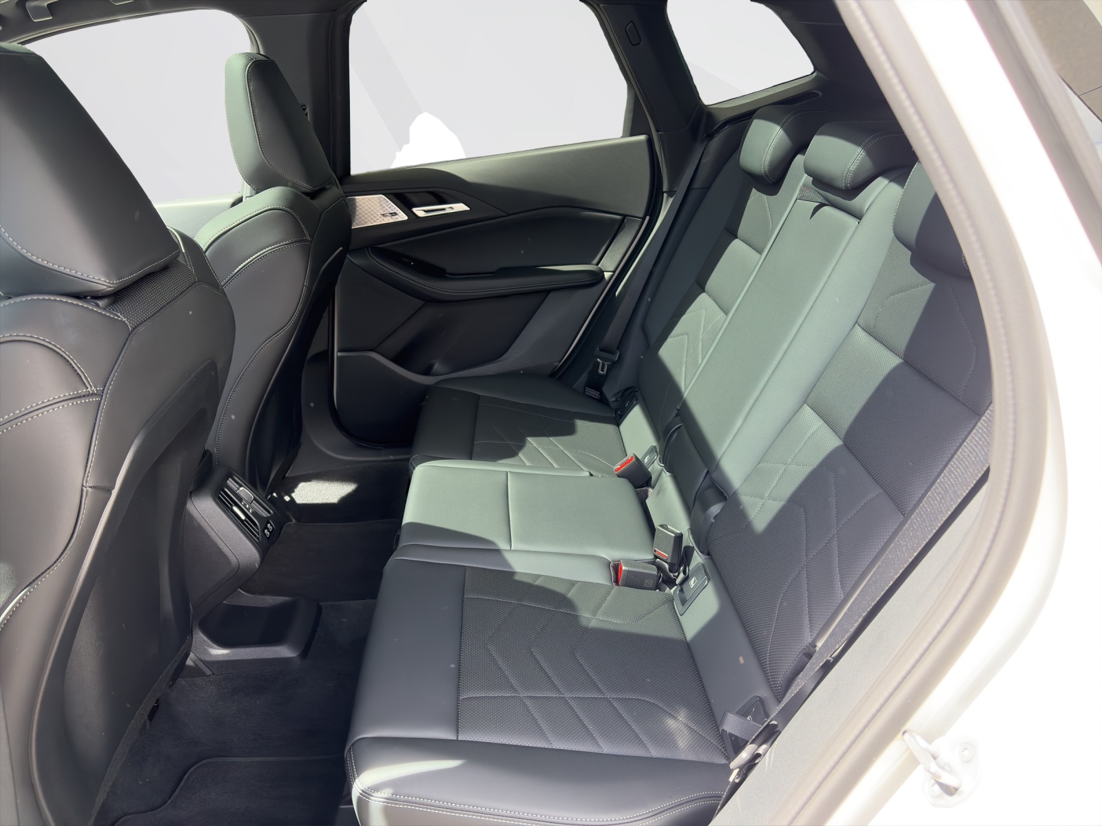 BMW 223i xDrive Active Tourer-image-18