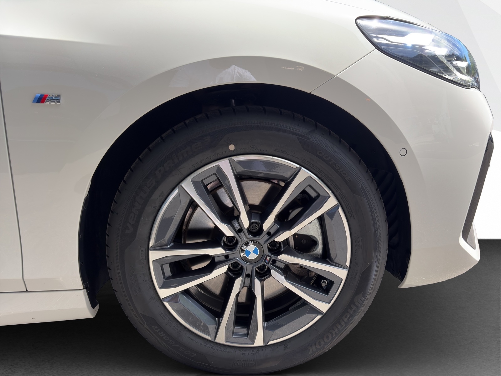 BMW 223i xDrive Active Tourer-image-24