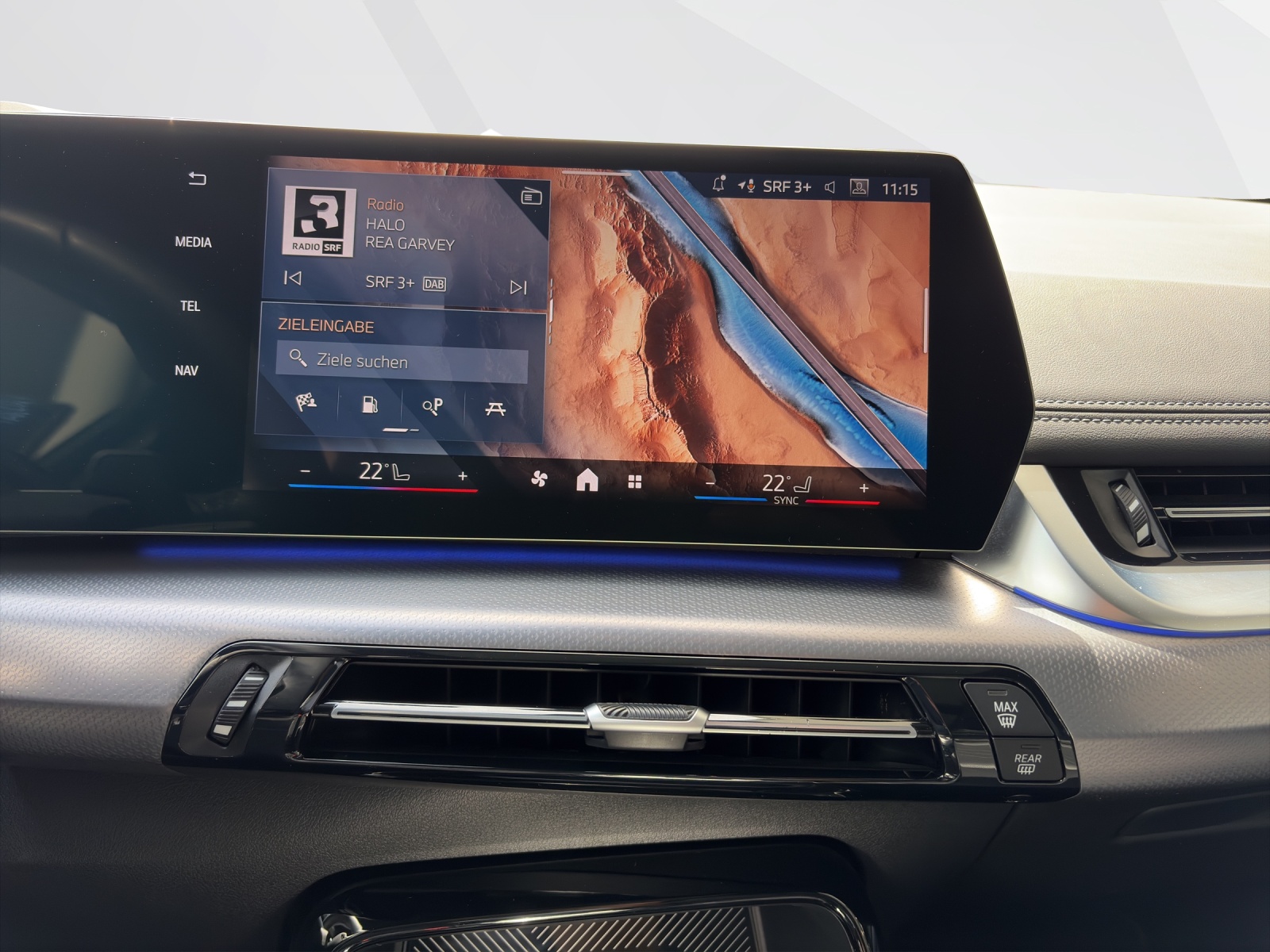 BMW 223i xDrive Active Tourer-image-13