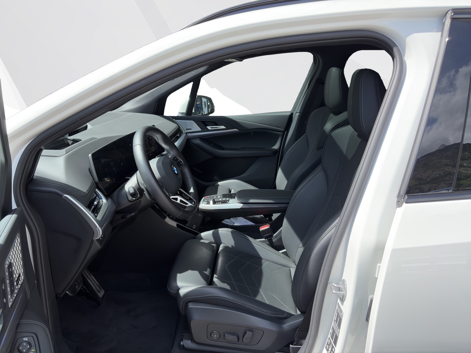 BMW 223i xDrive Active Tourer-image-9