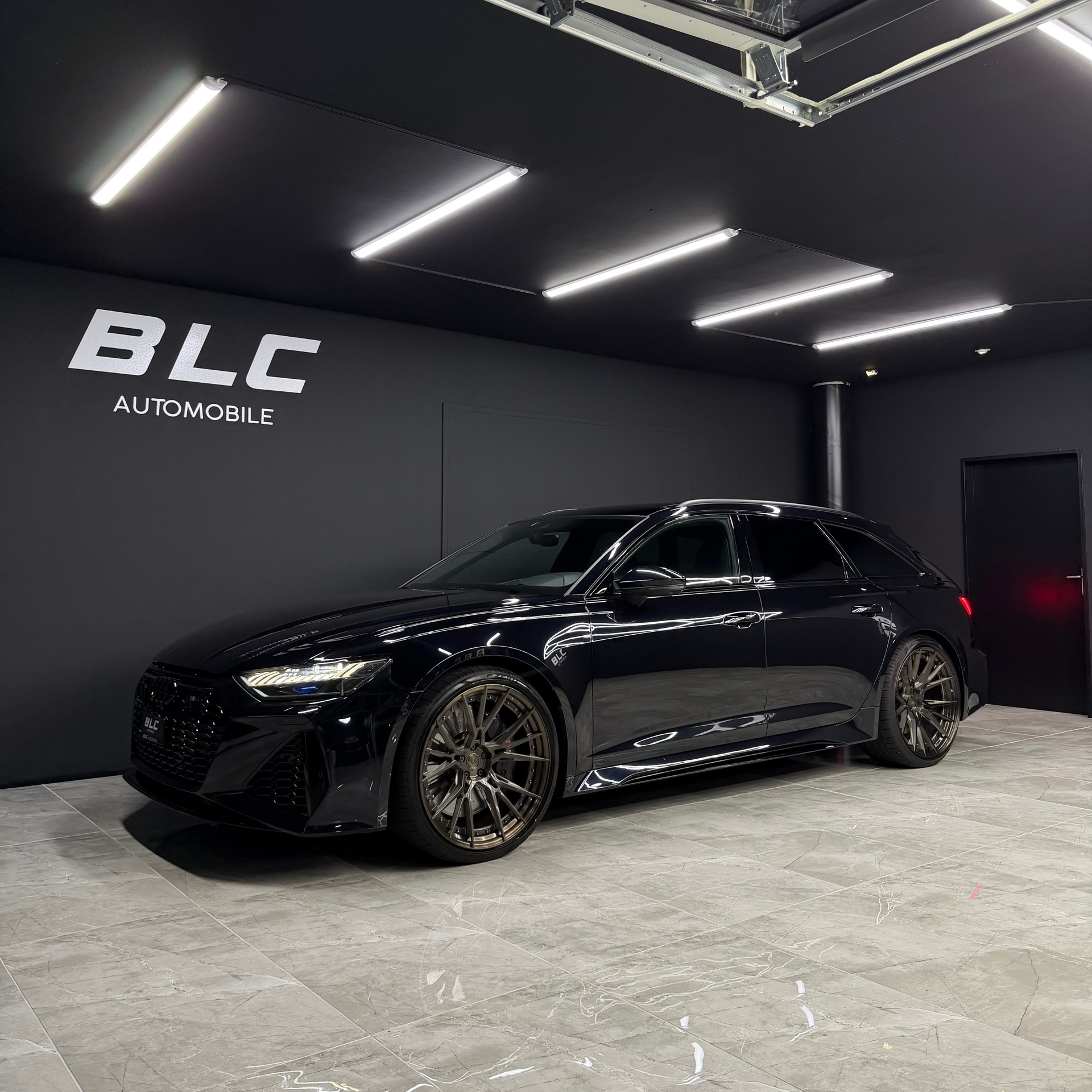 AUDI RS6 Avant 4.0 TFSI V8 quattro-image-0