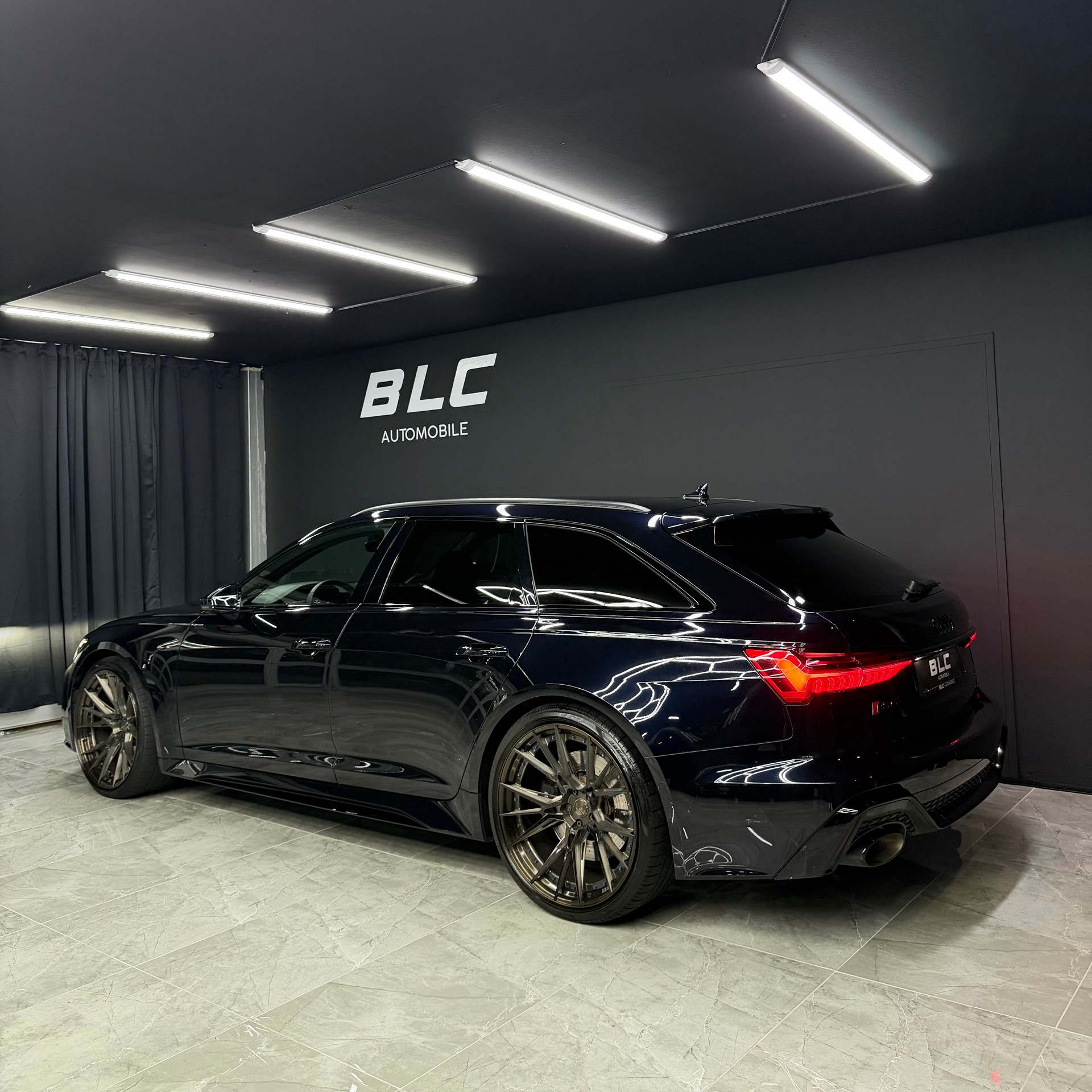 AUDI RS6 Avant 4.0 TFSI V8 quattro-image-4