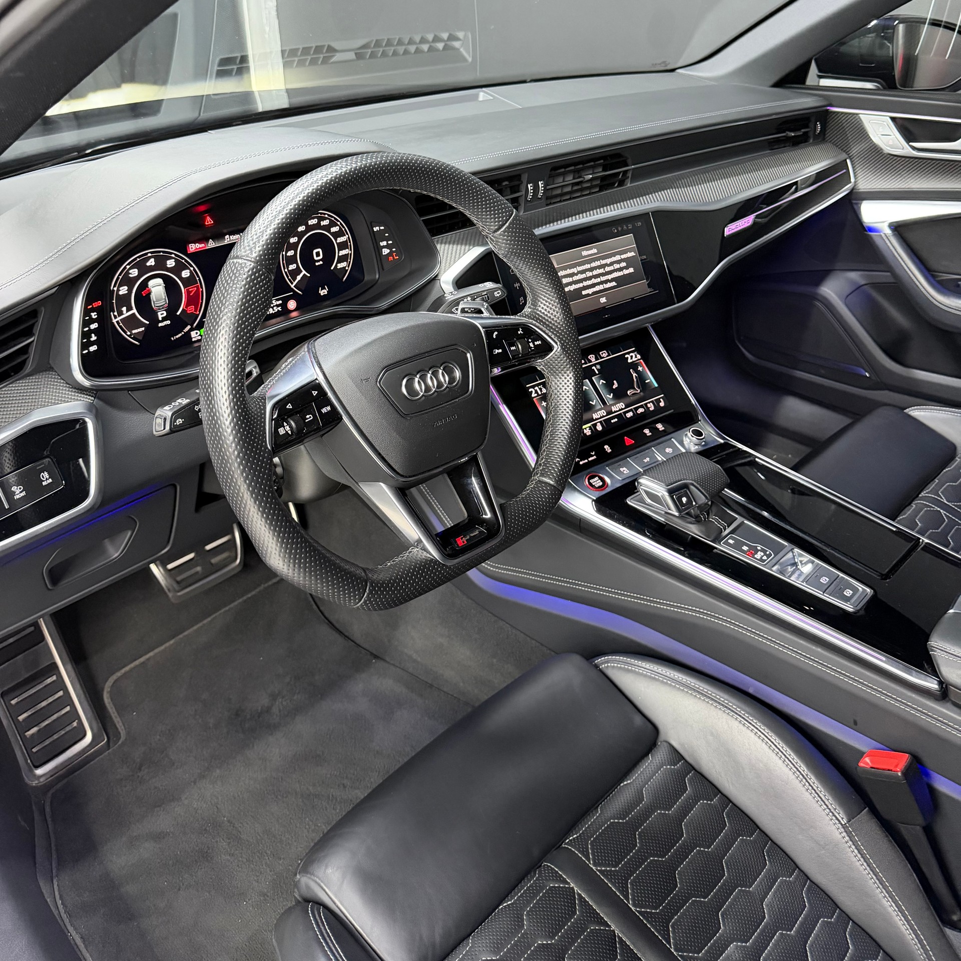 AUDI RS6 Avant 4.0 TFSI V8 quattro-image-8