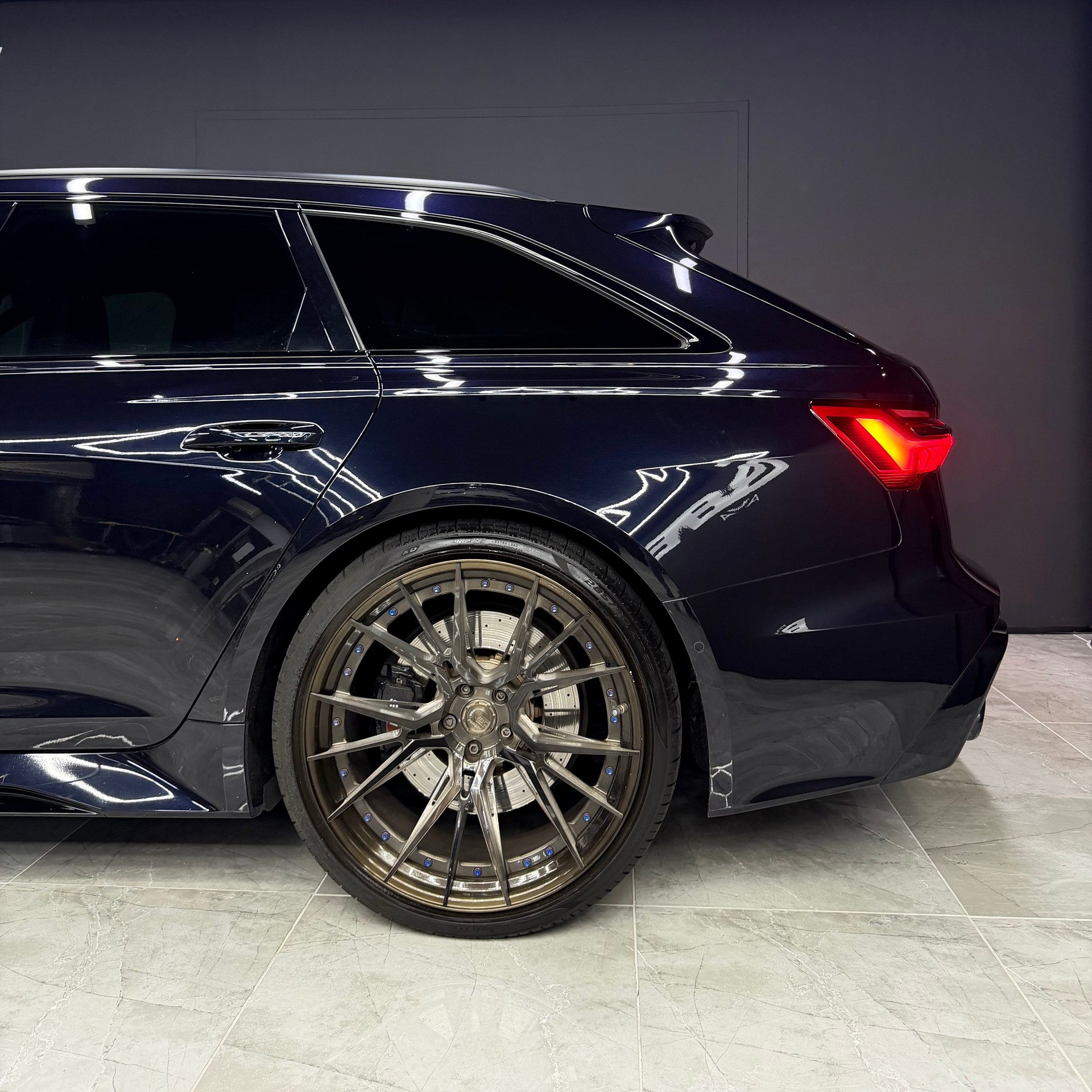 AUDI RS6 Avant 4.0 TFSI V8 quattro-image-5