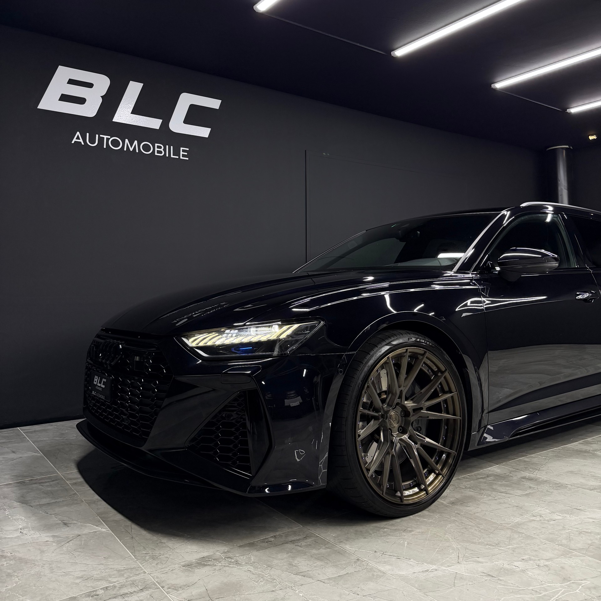 AUDI RS6 Avant 4.0 TFSI V8 quattro-image-1