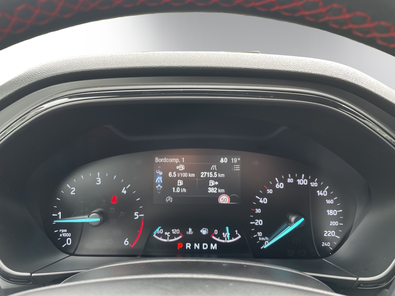 FORD Focus 2.0 TDCi ST Line Automatic-image-17