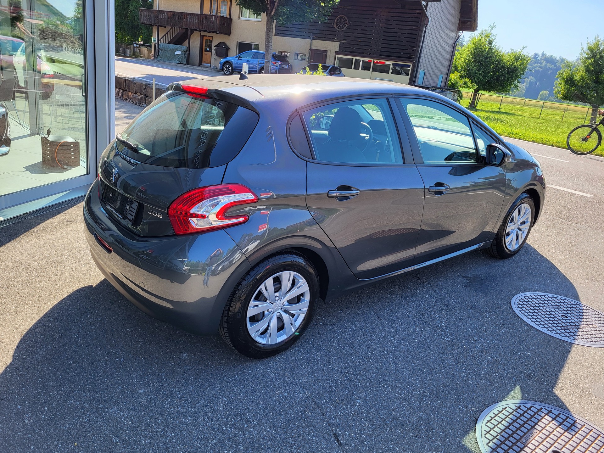 PEUGEOT 208 1.4 VTI Active-image-6