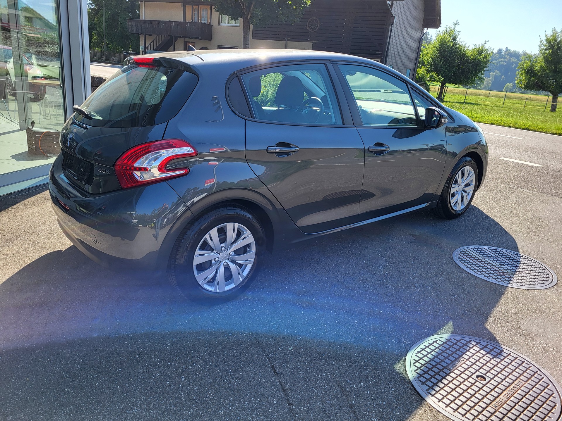 PEUGEOT 208 1.4 VTI Active-image-3