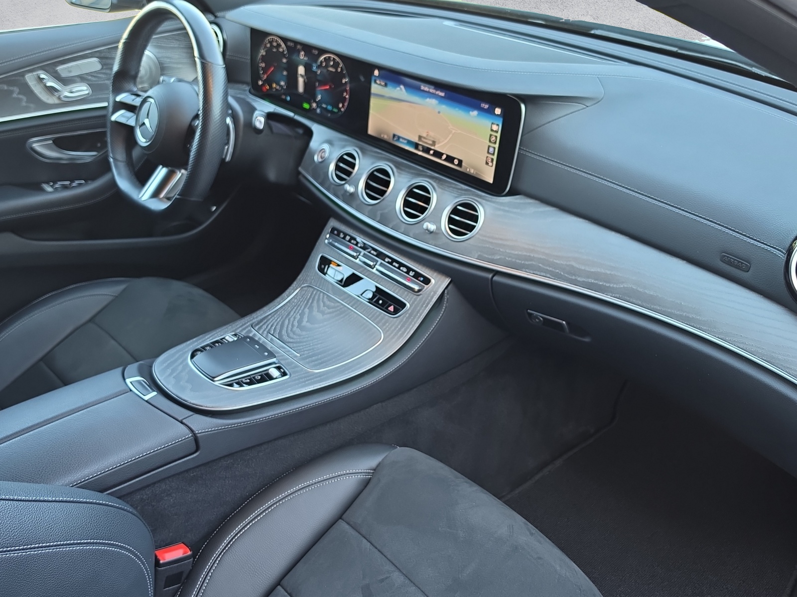 MERCEDES-BENZ E 450 T 4Matic AMG Line 9G-Tronic-image-9