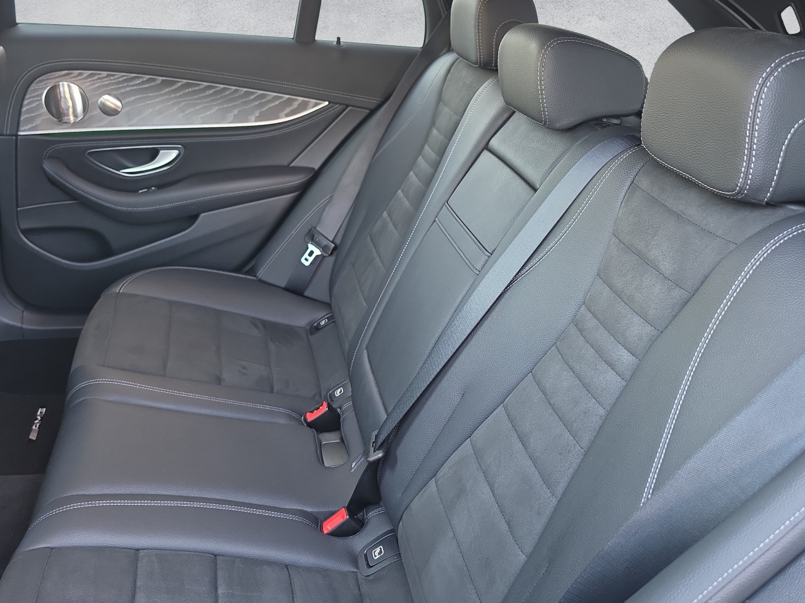 MERCEDES-BENZ E 450 T 4Matic AMG Line 9G-Tronic-image-15