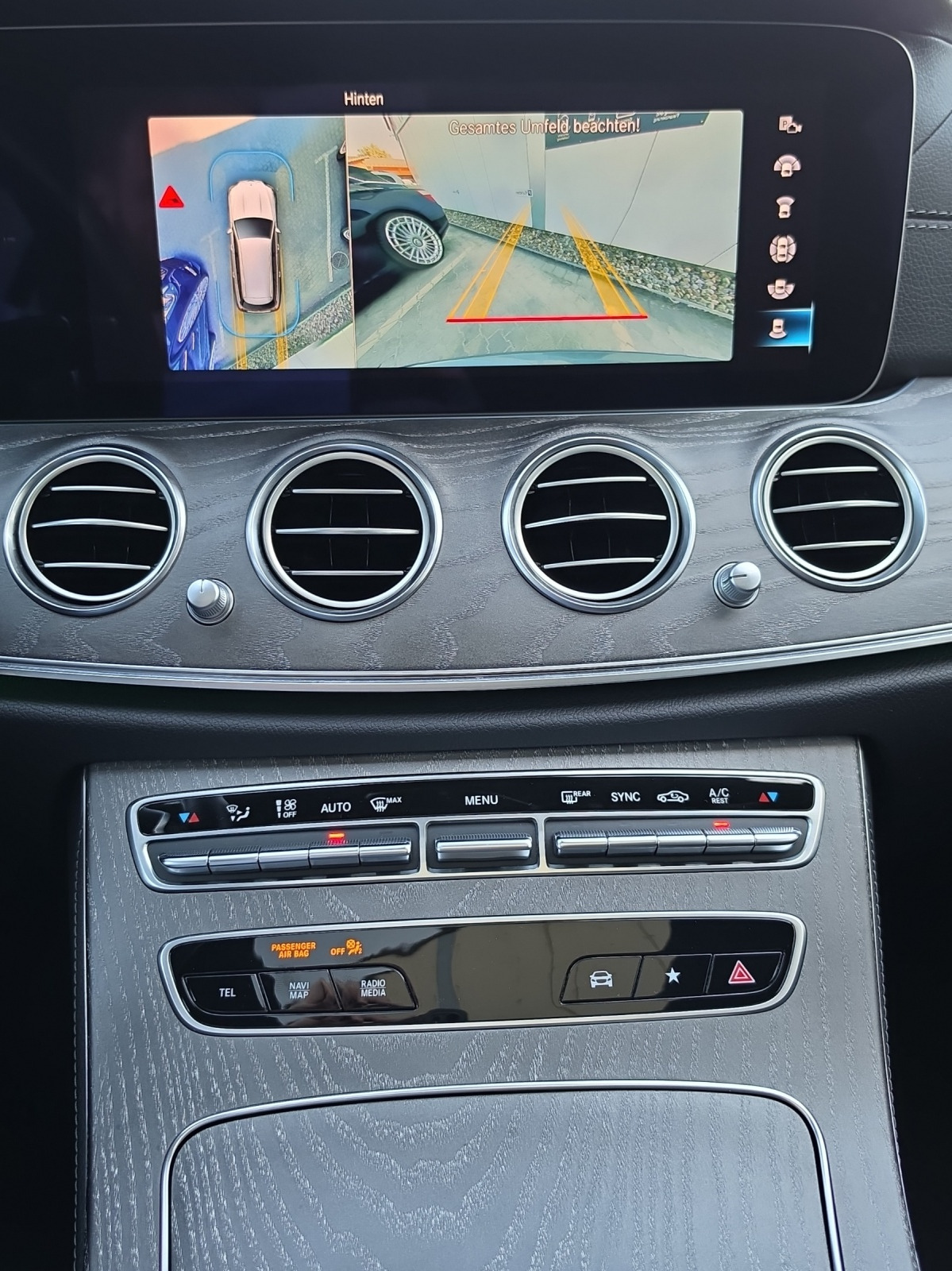MERCEDES-BENZ E 450 T 4Matic AMG Line 9G-Tronic-image-12