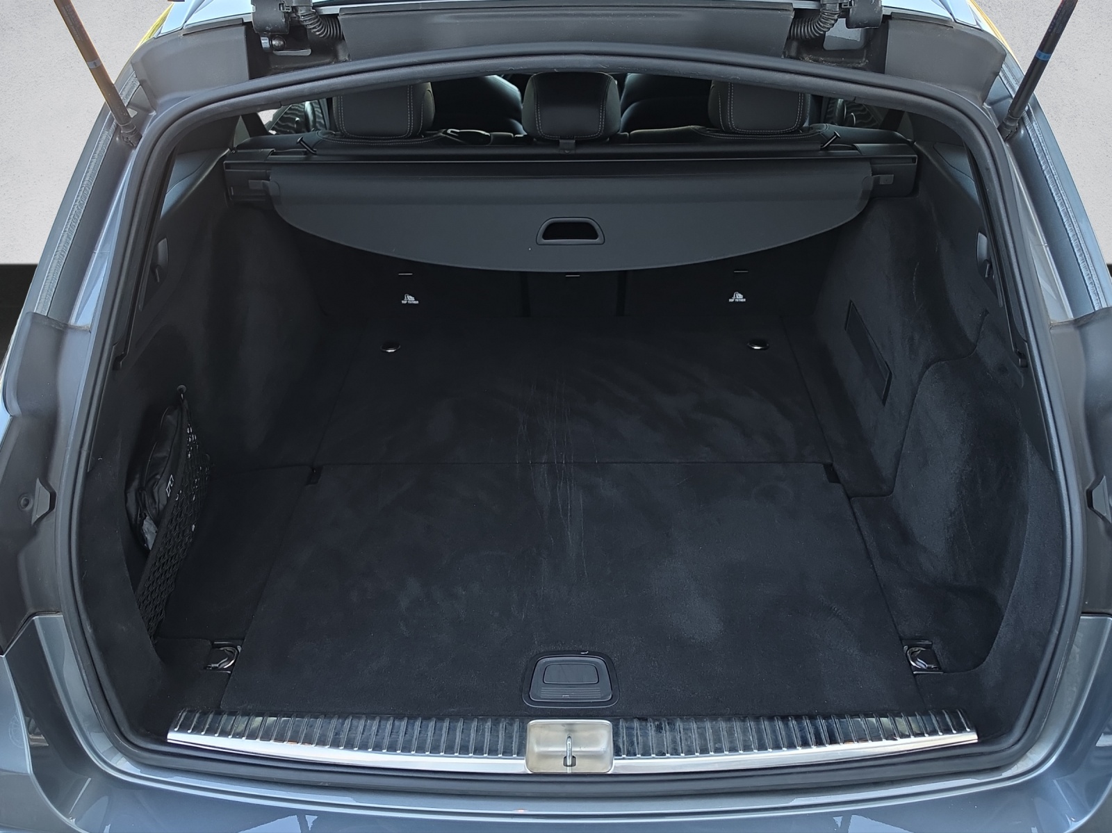 MERCEDES-BENZ E 450 T 4Matic AMG Line 9G-Tronic-image-16