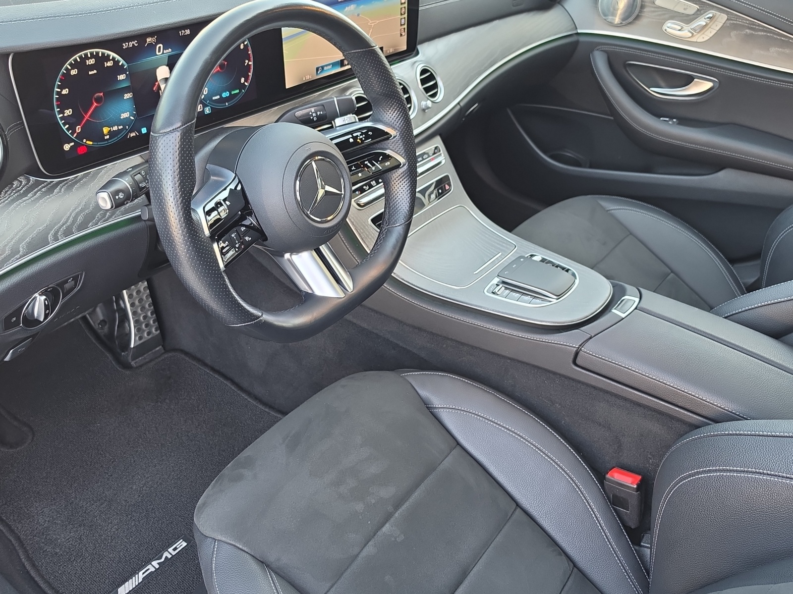 MERCEDES-BENZ E 450 T 4Matic AMG Line 9G-Tronic-image-10