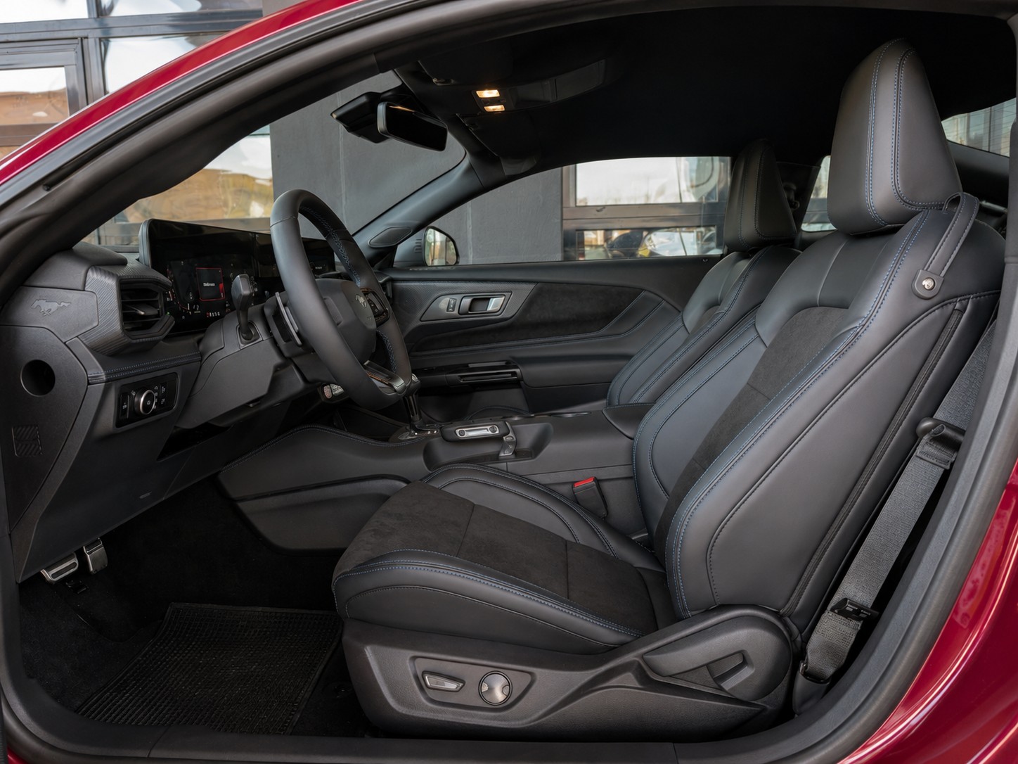 FORD Mustang Fastback 5.0 V8 Dark Horse Automat-image-8
