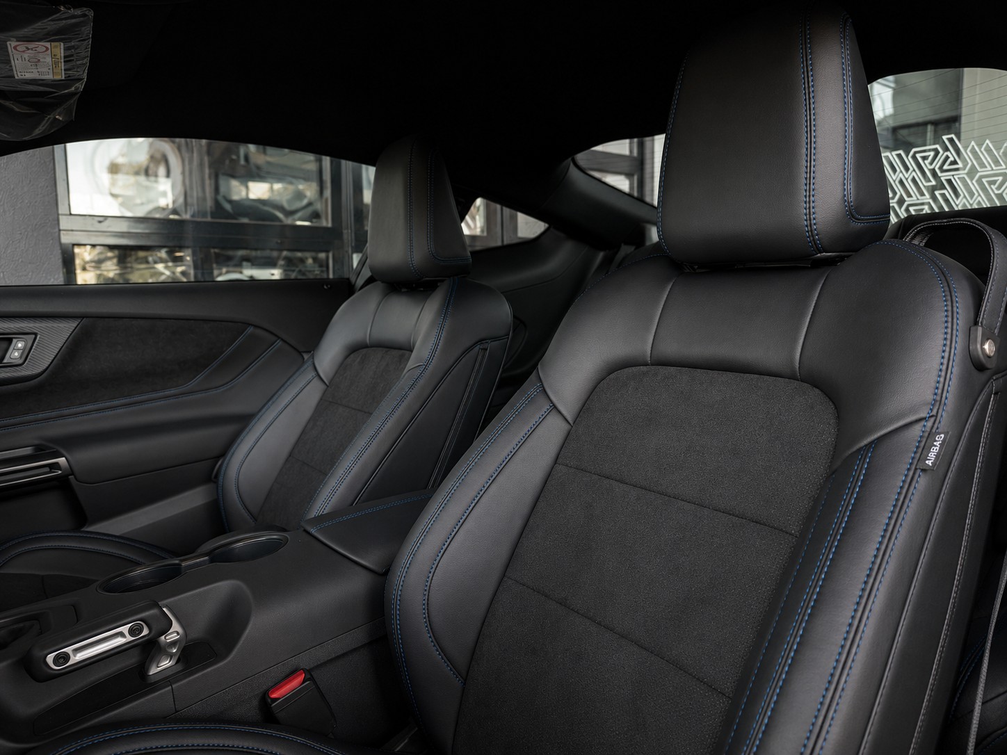 FORD Mustang Fastback 5.0 V8 Dark Horse Automat-image-10
