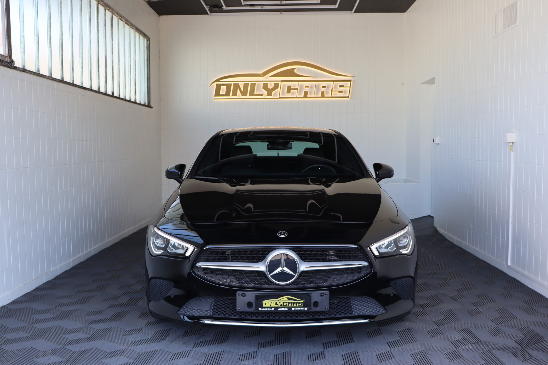 MERCEDES-BENZ CLA 180 Progressive 7G-DCT-showroom-element-1